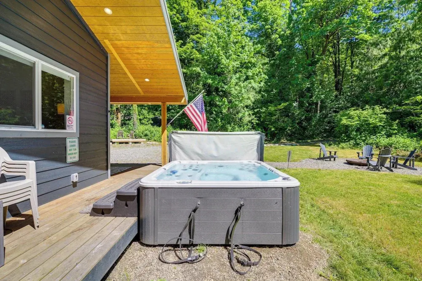 Deck, Hot Tub & Views: Sleek Getaway in Index!