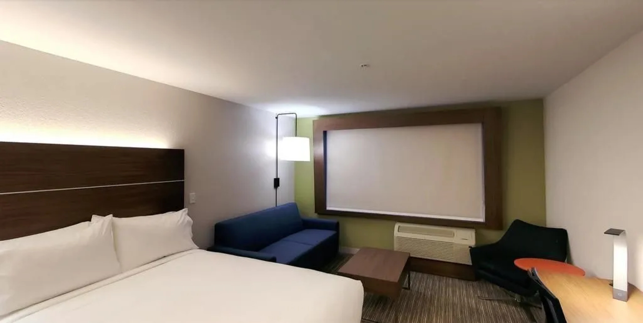 Holiday Inn Express & Suites Detroit Northwest Livonia