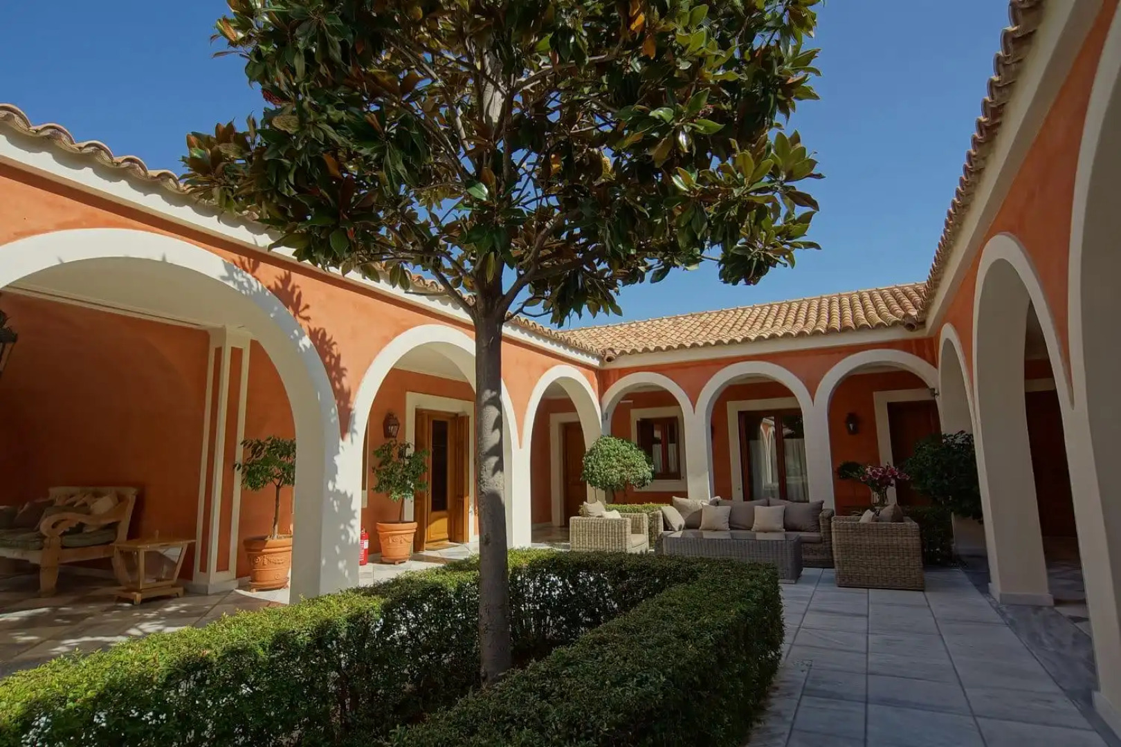 Villa Veneziano – Suites & Villa.