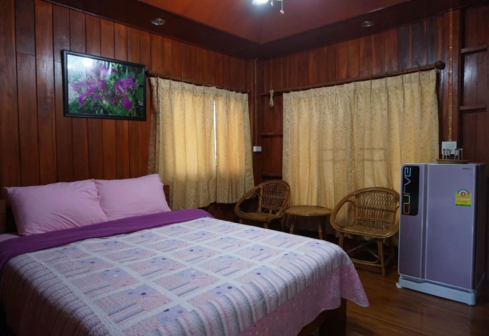 Settee Homestay