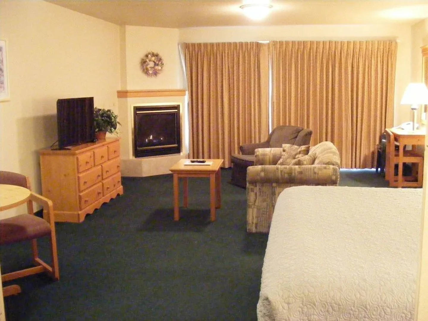 Sunset Oceanfront Lodging