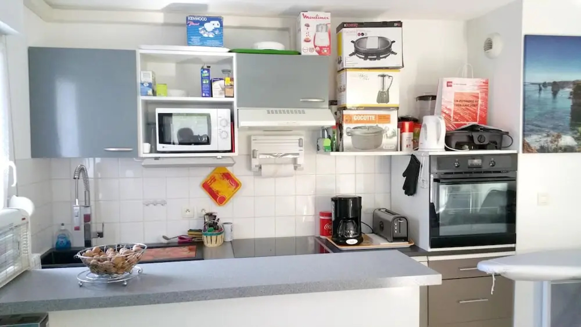 Apartment With 2 Bedrooms in Villeneuve-lès-avignon, With Pool Access,