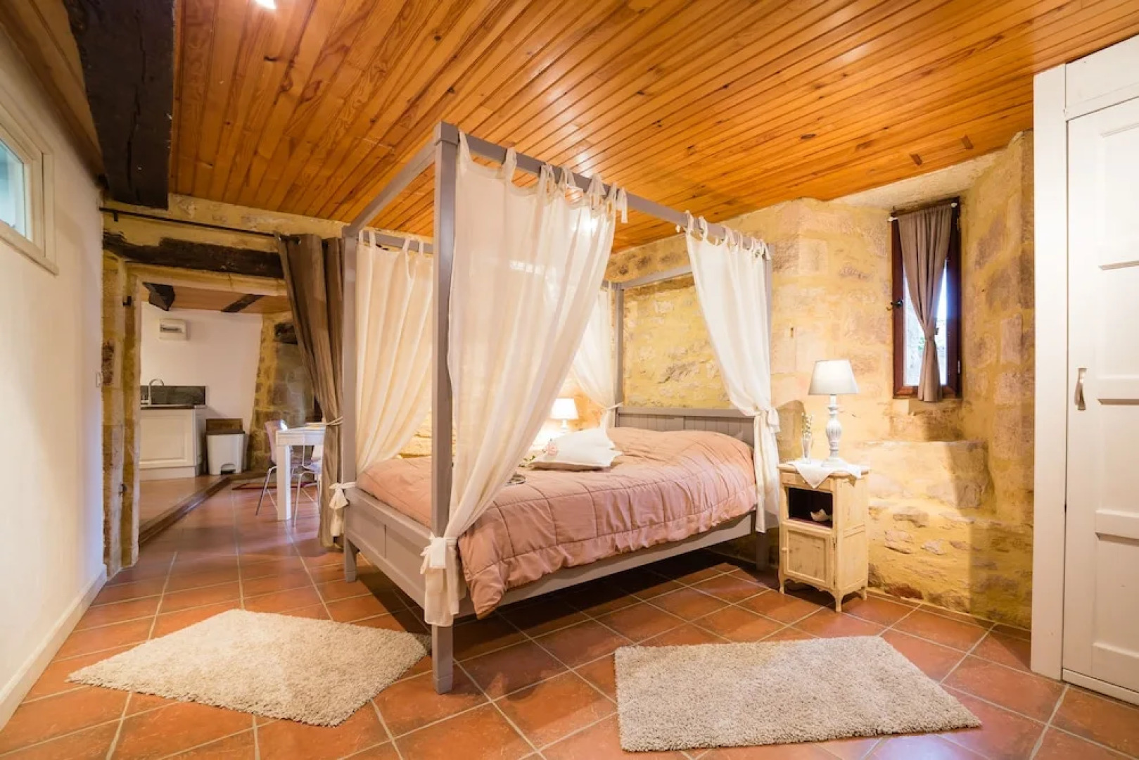 Historical ONE Bedroom Flat ON THE Cobblestone Path TO THE Castle