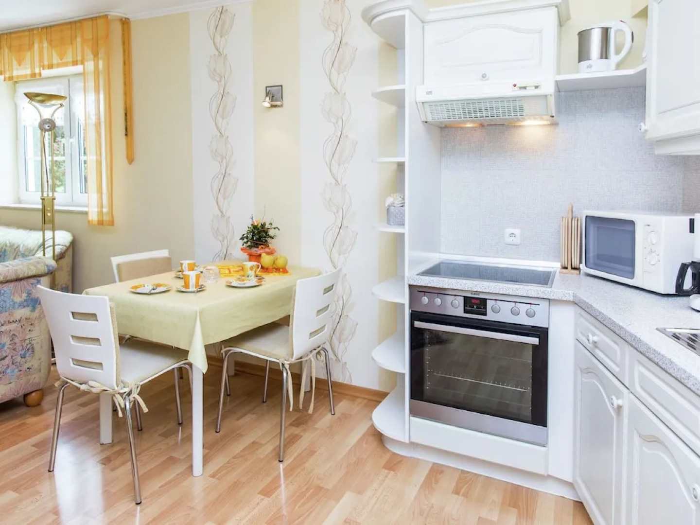 Beautiful property (65 m) with terrace and a small garden.