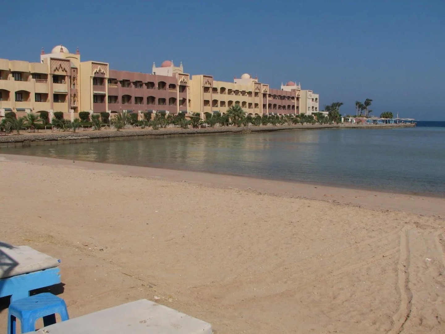 Eagles Downtown Zahabia & Beach Resort