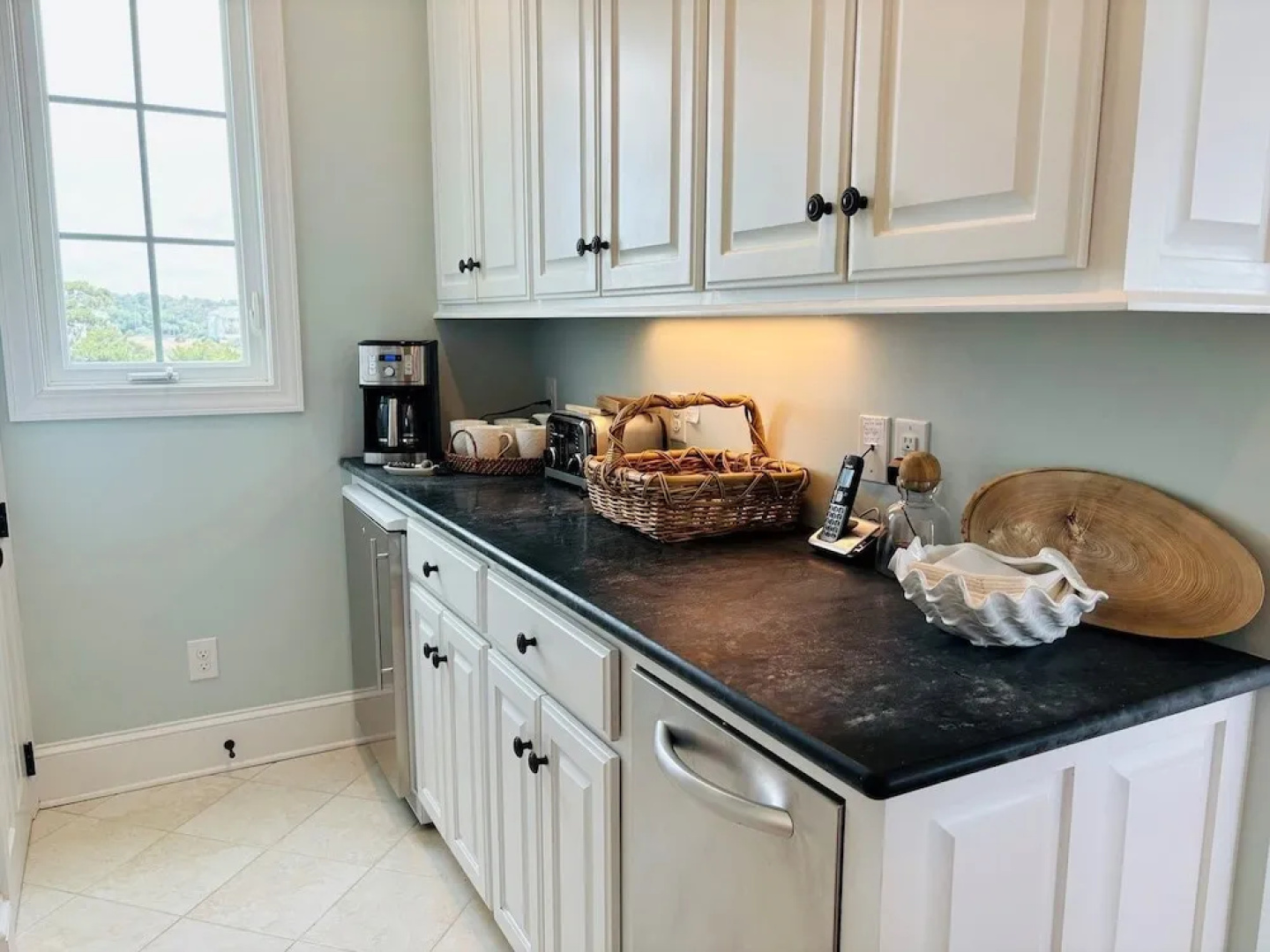 Gray Goose 5 Bedroom Home by RedAwning