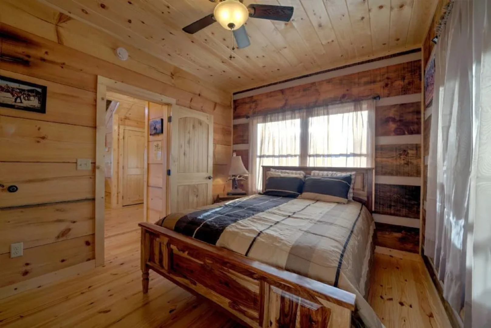 Pony Express - 2 Br Cabin
