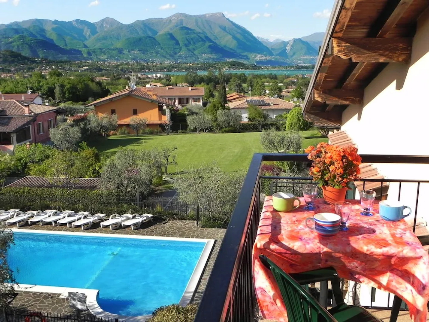 La Grolla Apartments