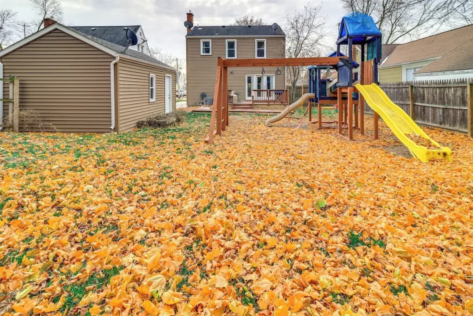 Walk to Adrian College: Family Home in Michigan