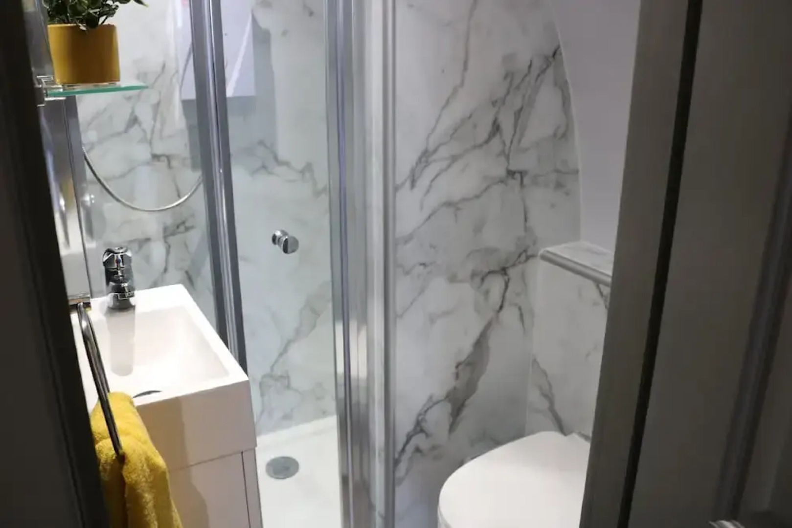 Glampods - 5 Berth Glamping Pod Elgin