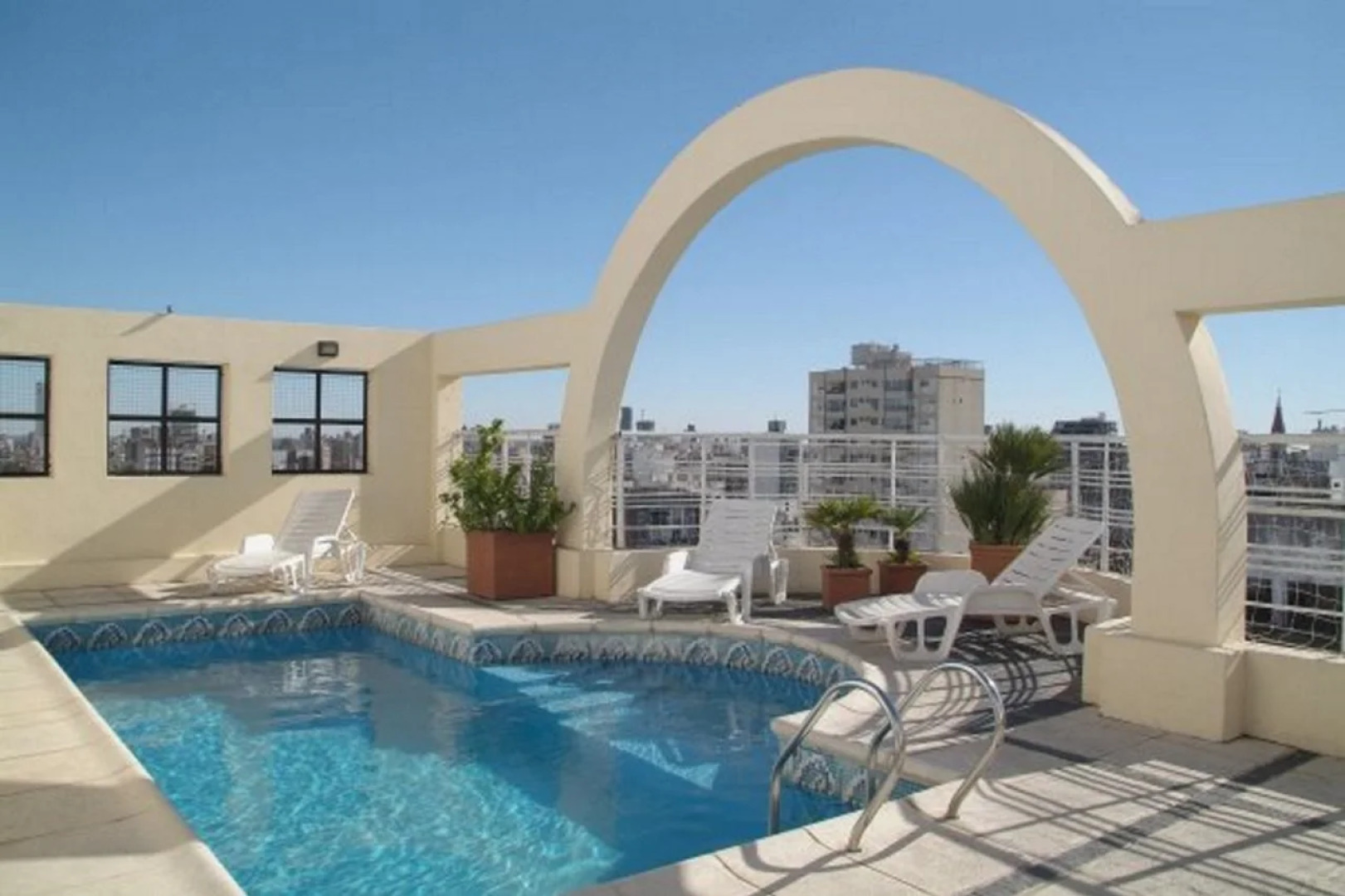 Urquiza Apart Hotel & Suites