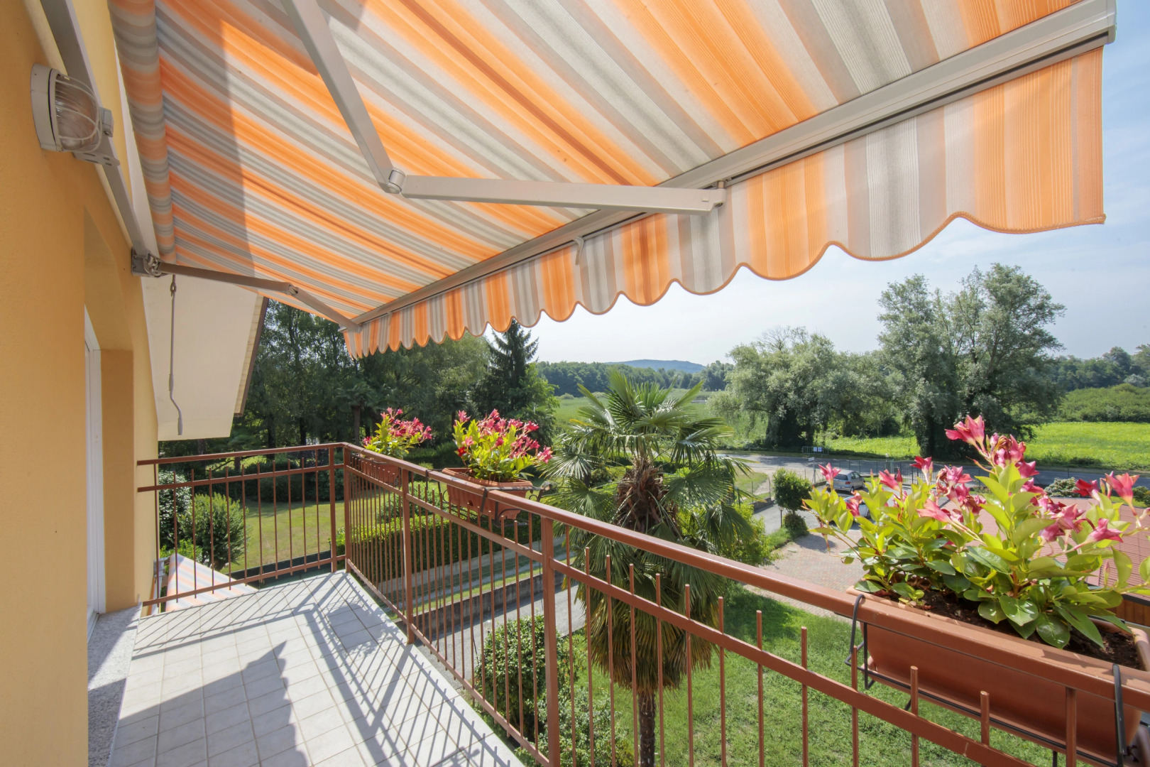 Silver Lake Apartment