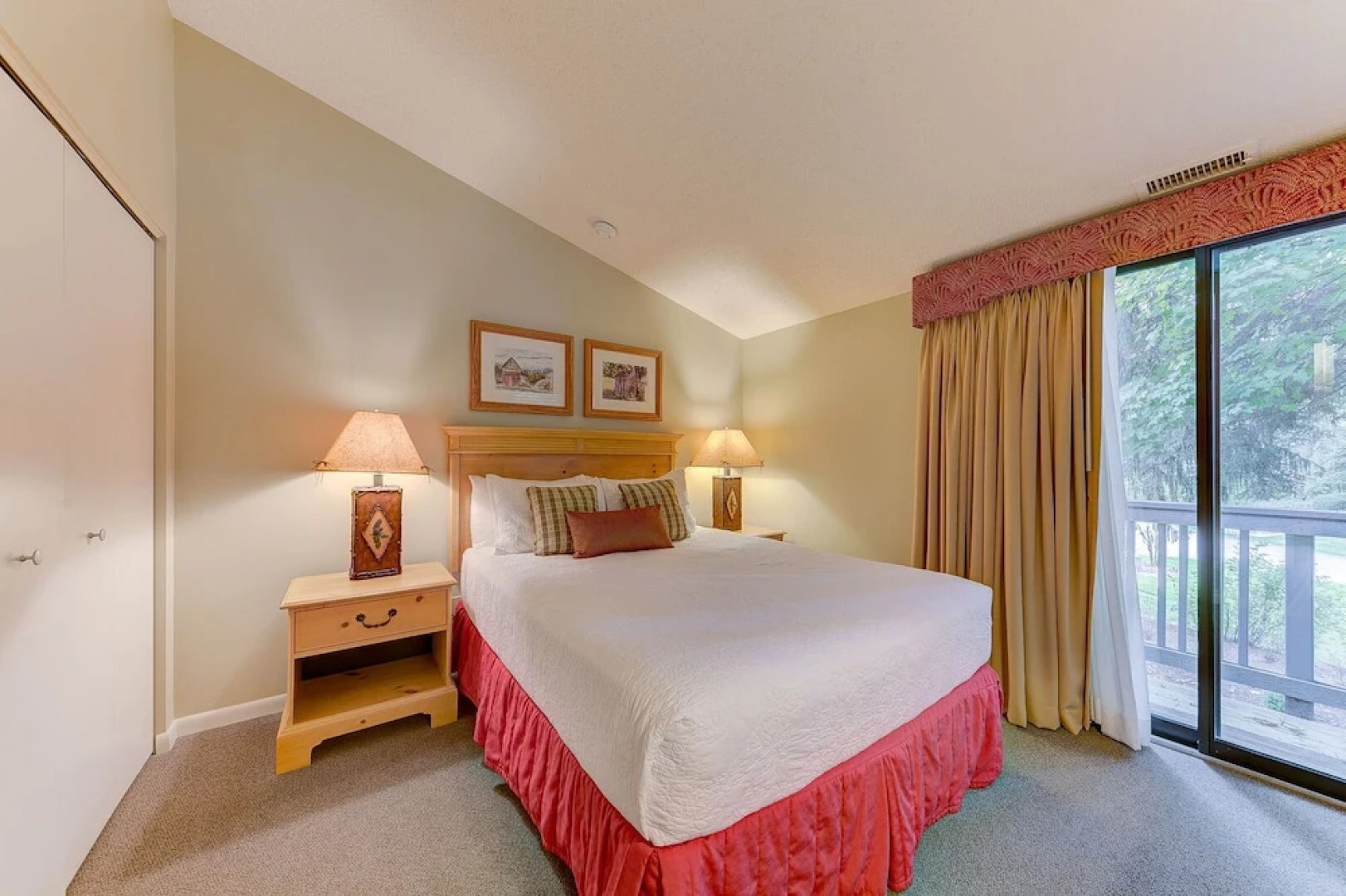 The Shores Cozy Lakeside Condo Unit 5705