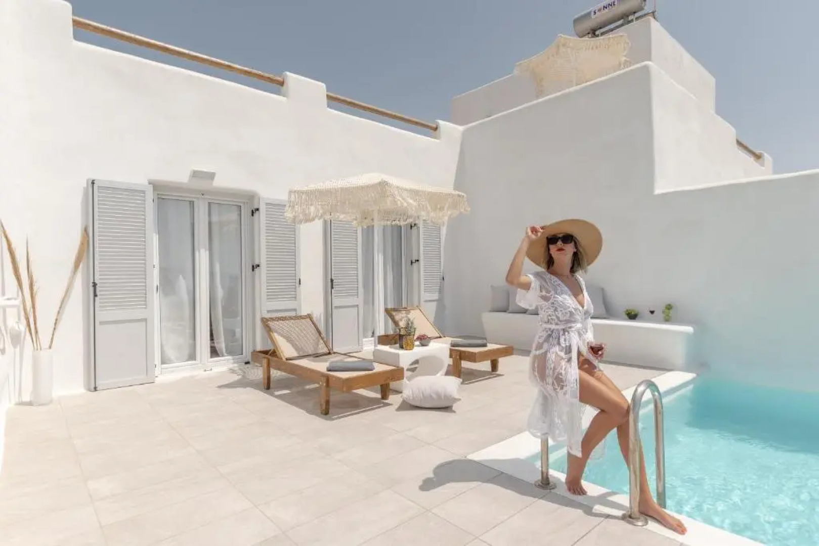 Ariadne's Crown Suites