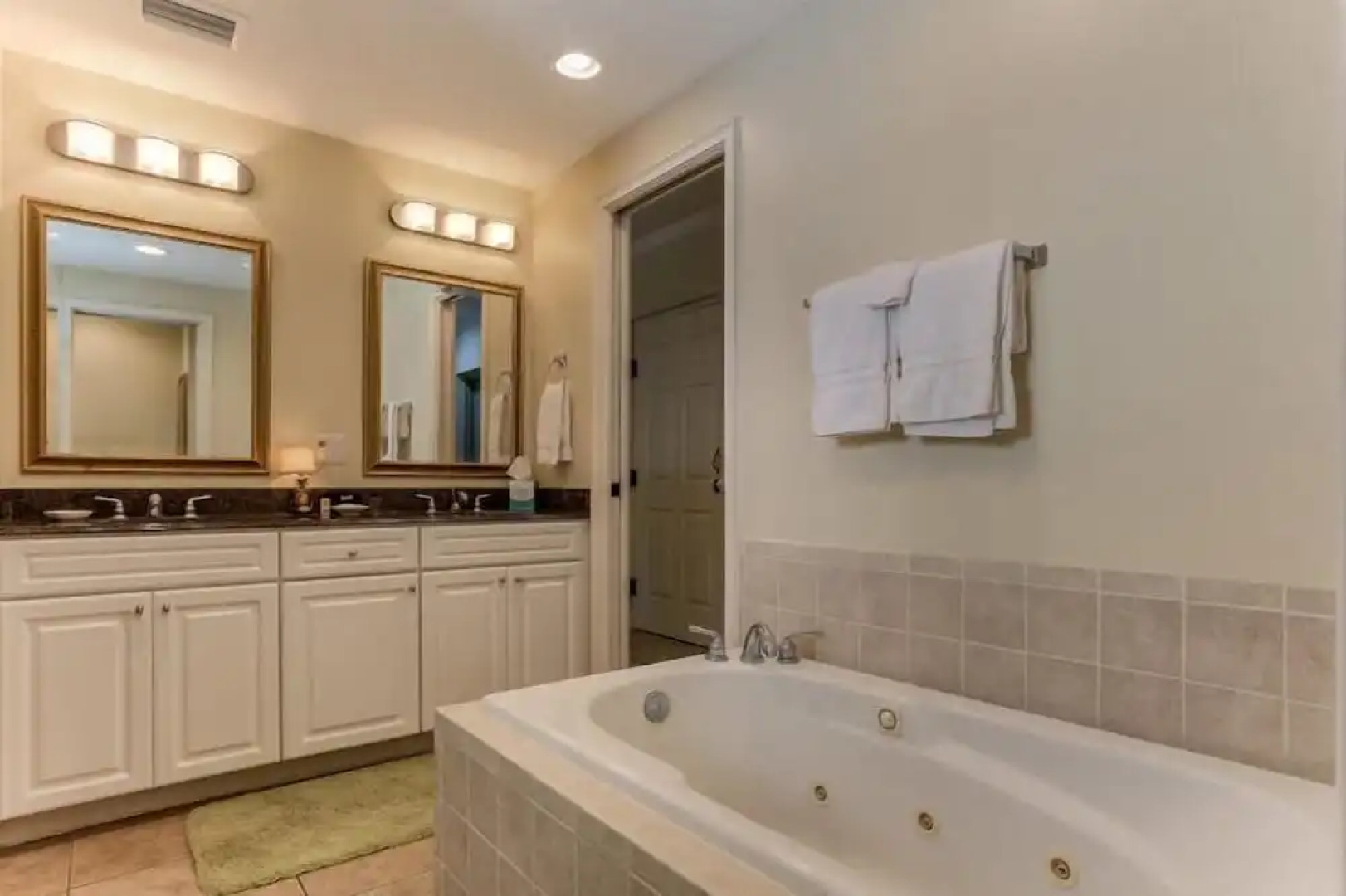 2515/16 Tennis Villas