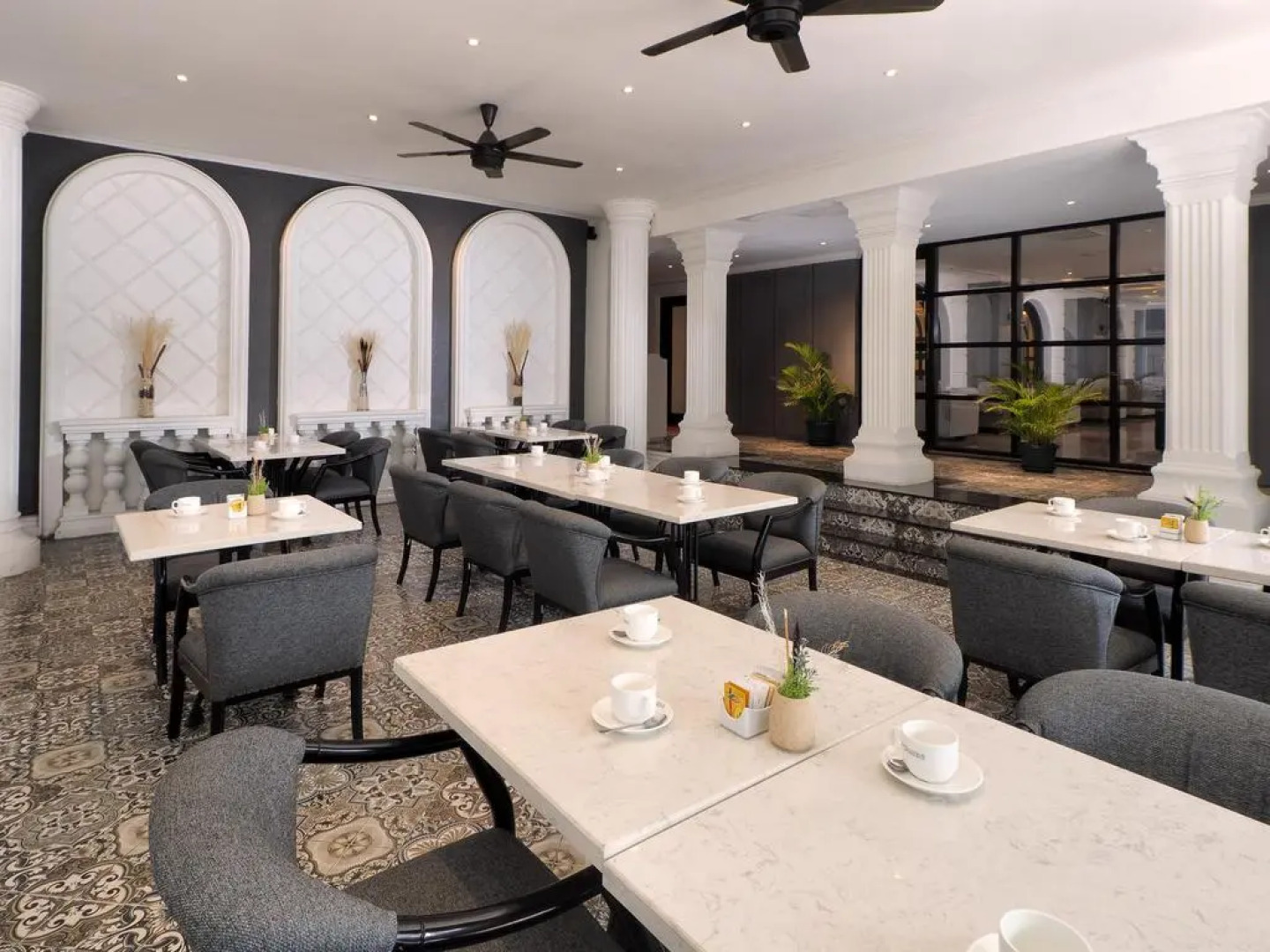 Le Polonia Hotel & Convention Medan