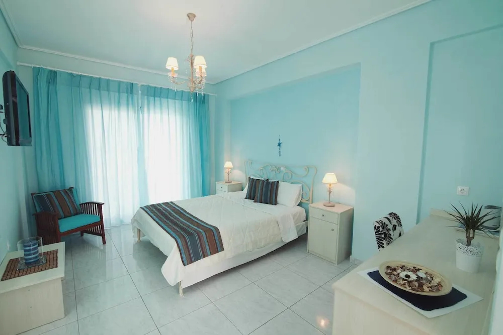 Kyparissia Blue Luxury Rooms & Suites