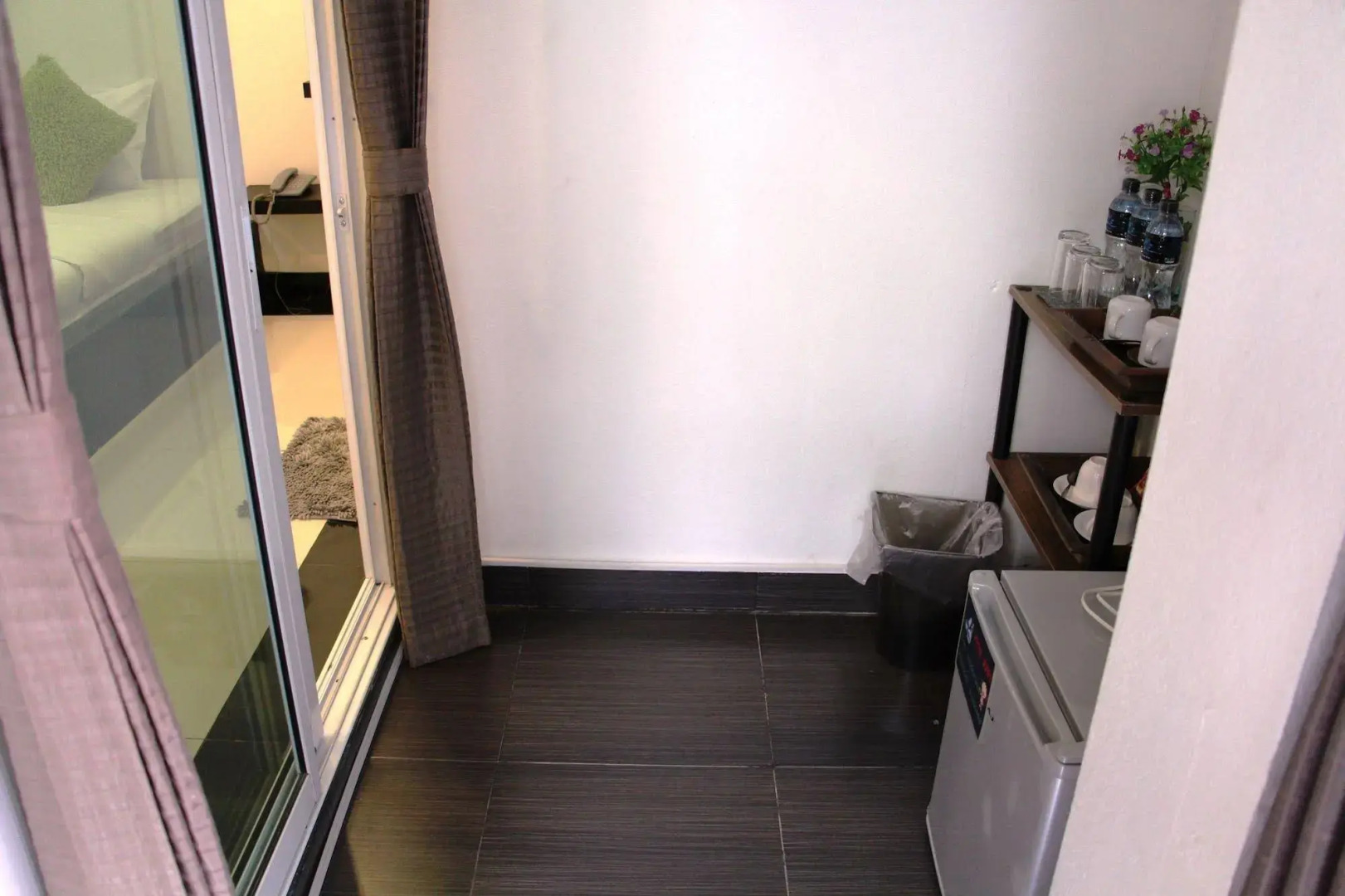 Modern Inn by Saifon