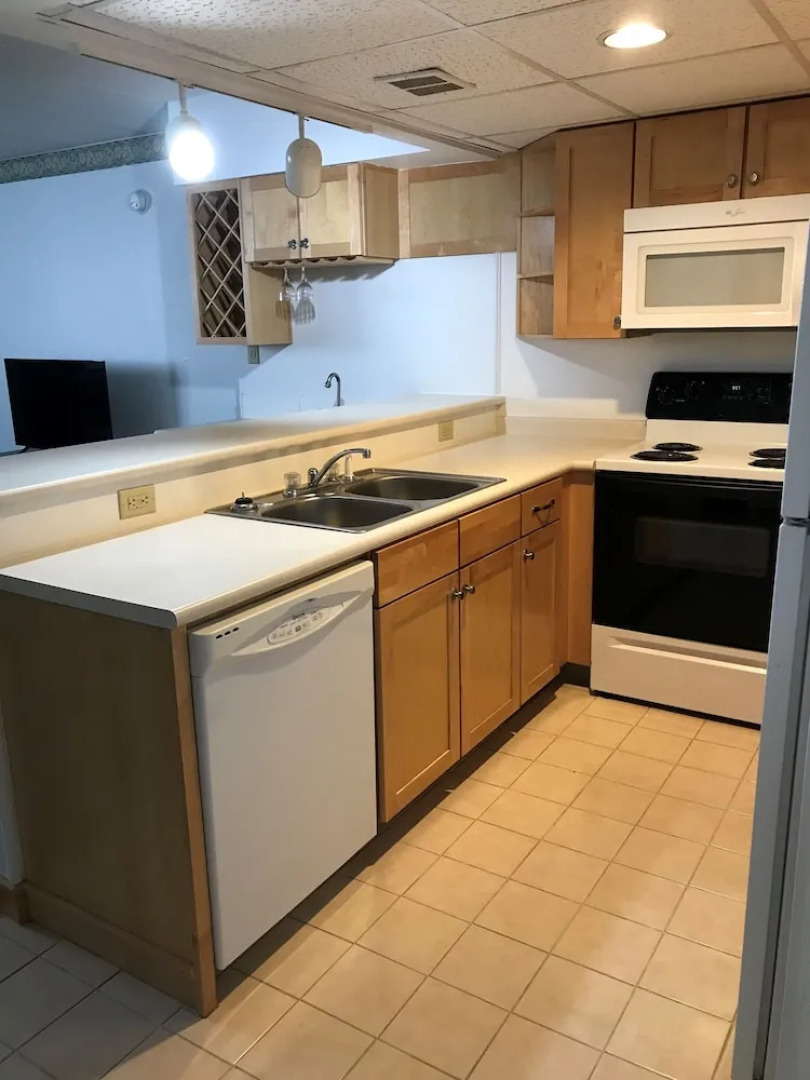 Clive Hotel & Suites