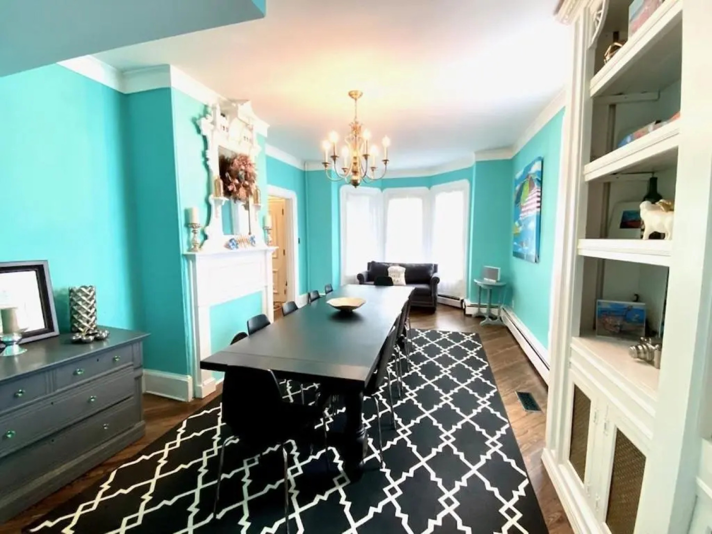 Victorian Manor with heated Saltwater Pool on Jackson Street 300ft To Beach Sleeps 18