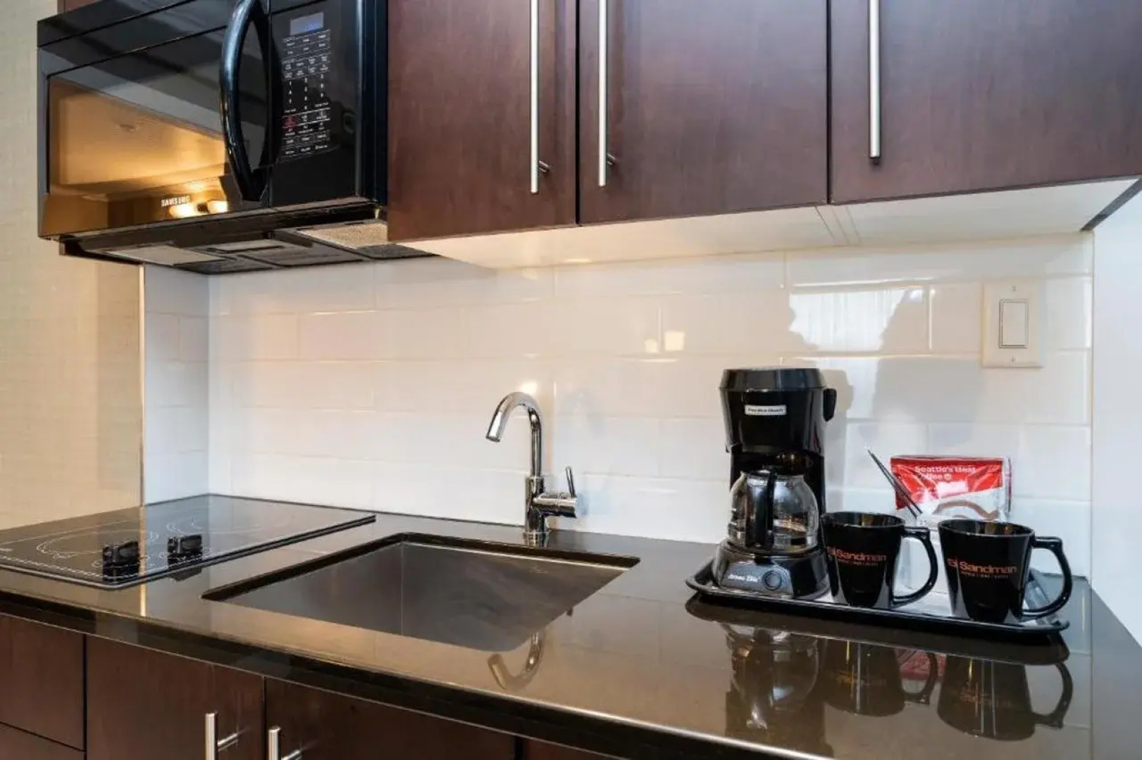 Sandman Hotel Vancouver Airport