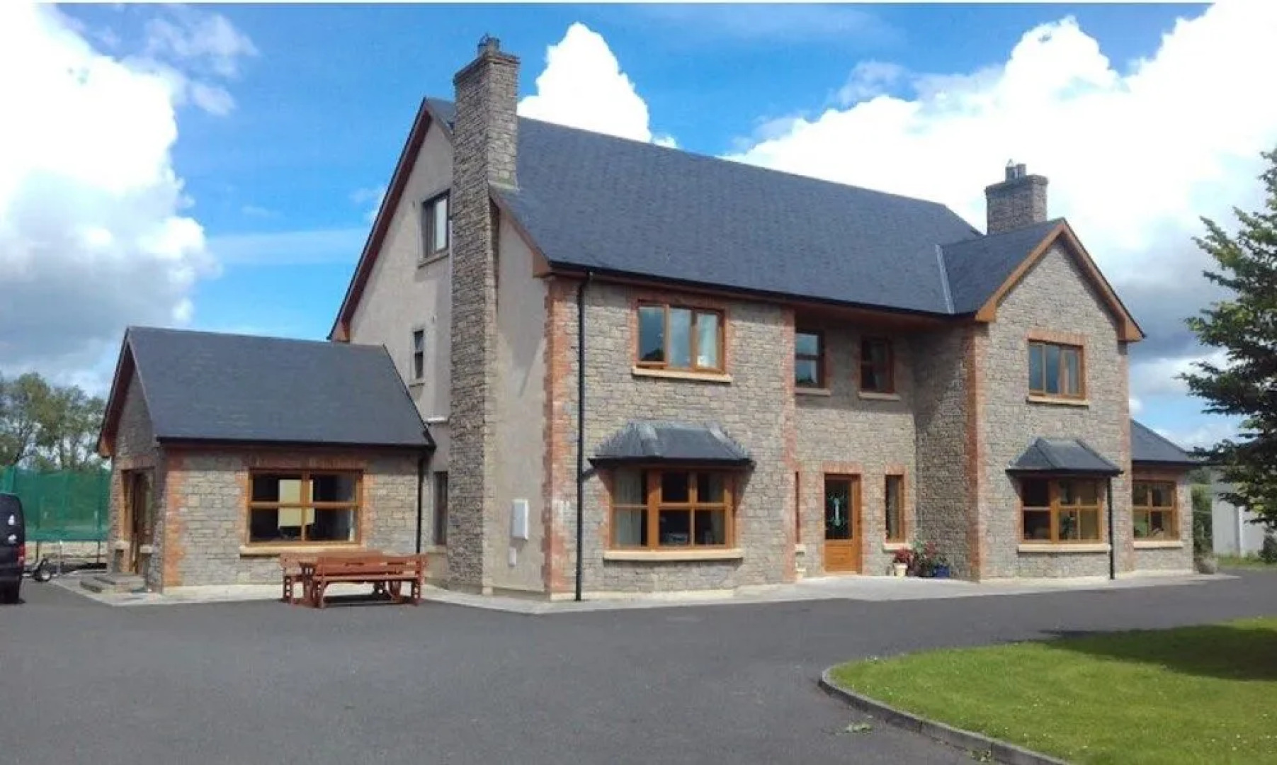 Farnham view b & b near Farnham estate