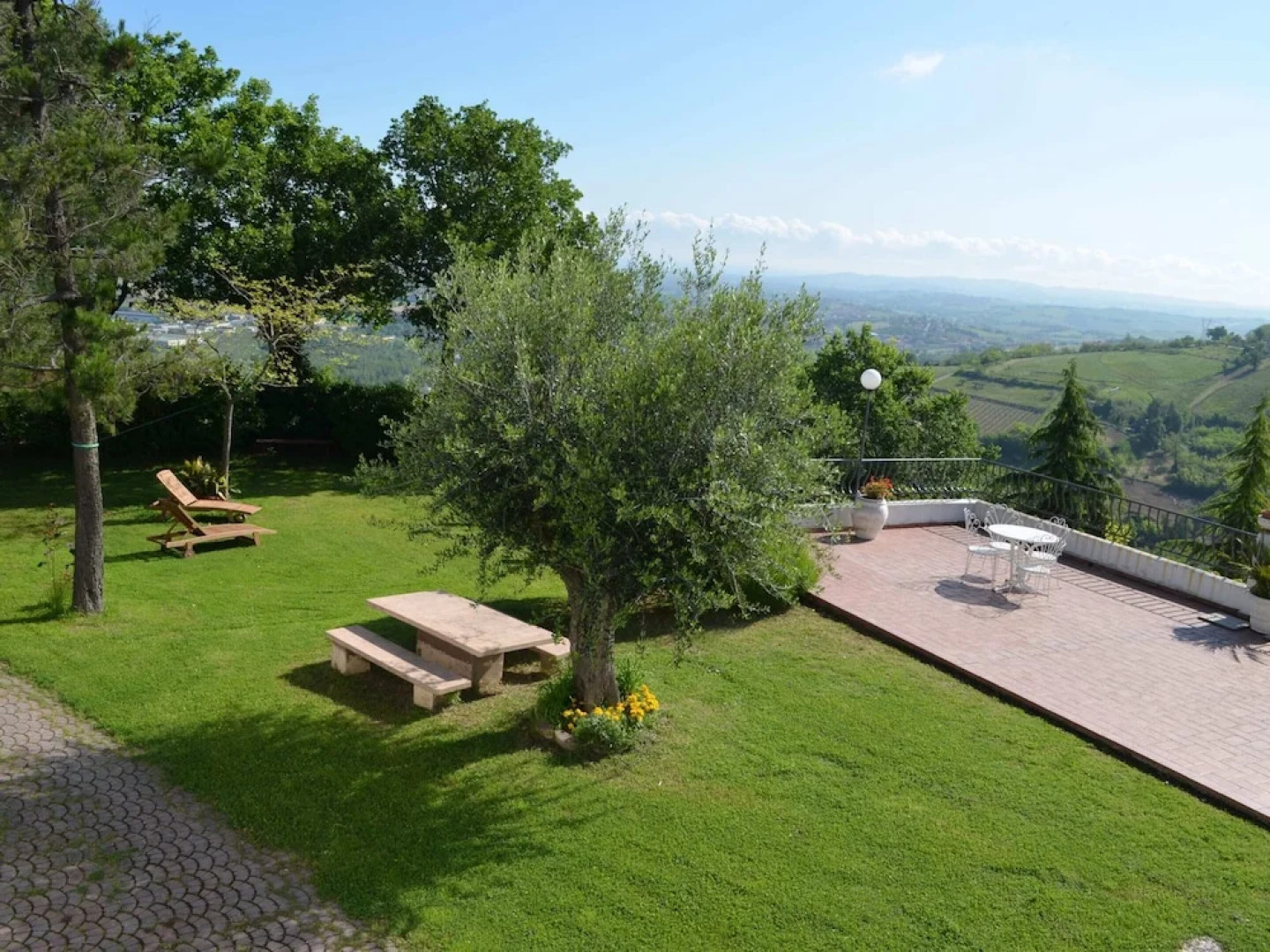 Cottage in Montefiore Near Forest and Beach