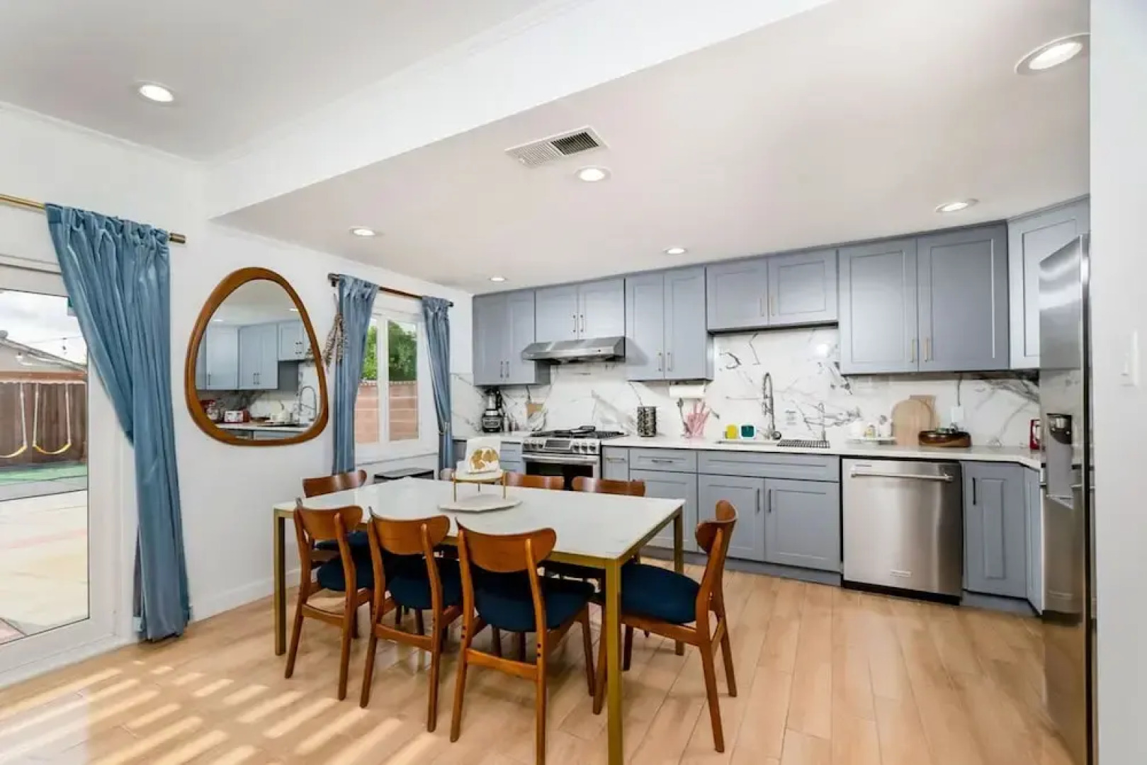 Cozy Family Retreat Game Room Backyard in Hacienda