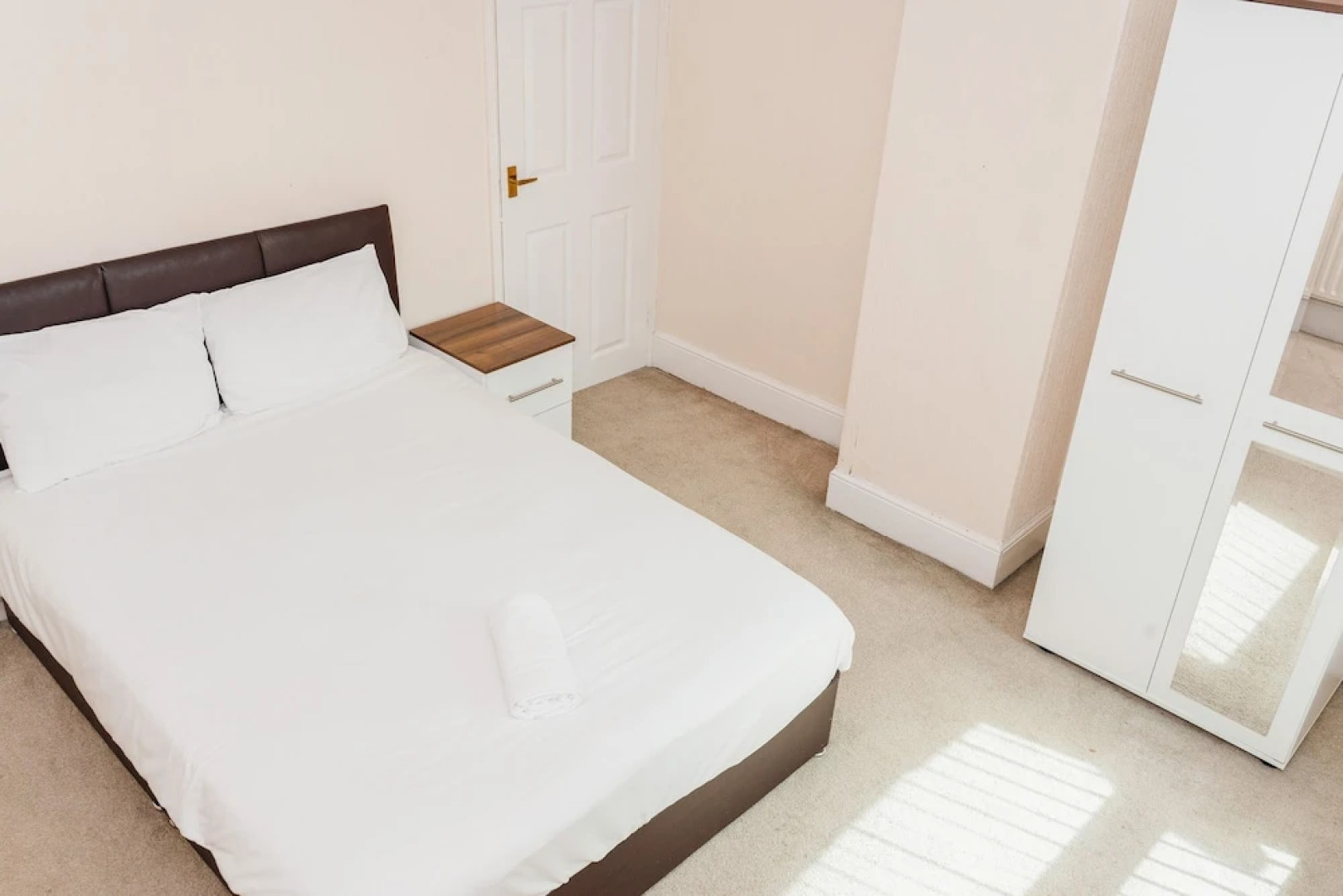 Hanley Park House by Paymán Club