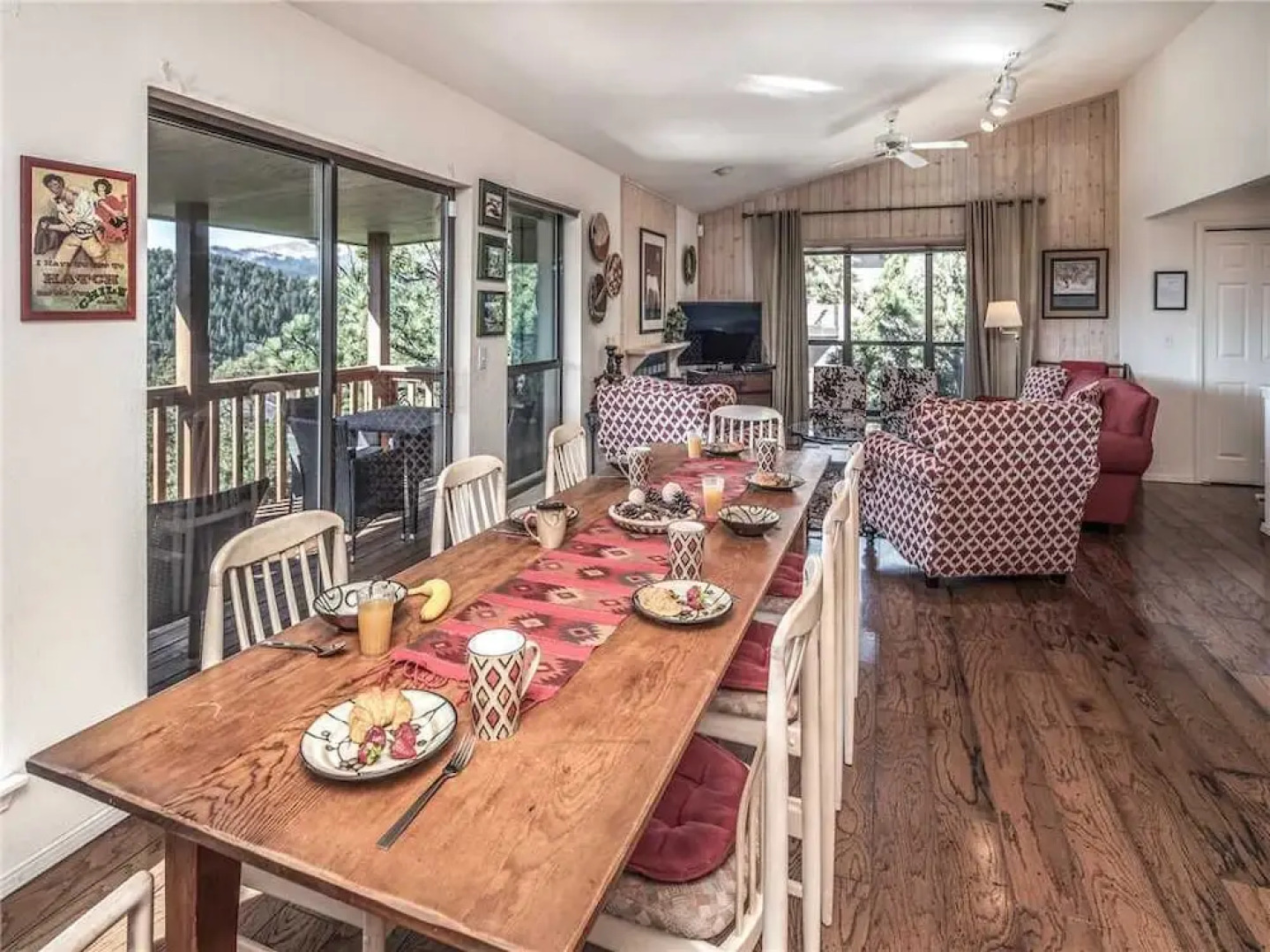 Sierra Lake Vista - Four Bedroom Cabin with Hot Tub