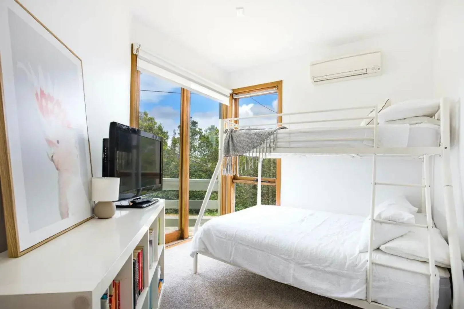 Maldas Retreat Pet Friendly Absolute Beachfront with Spa