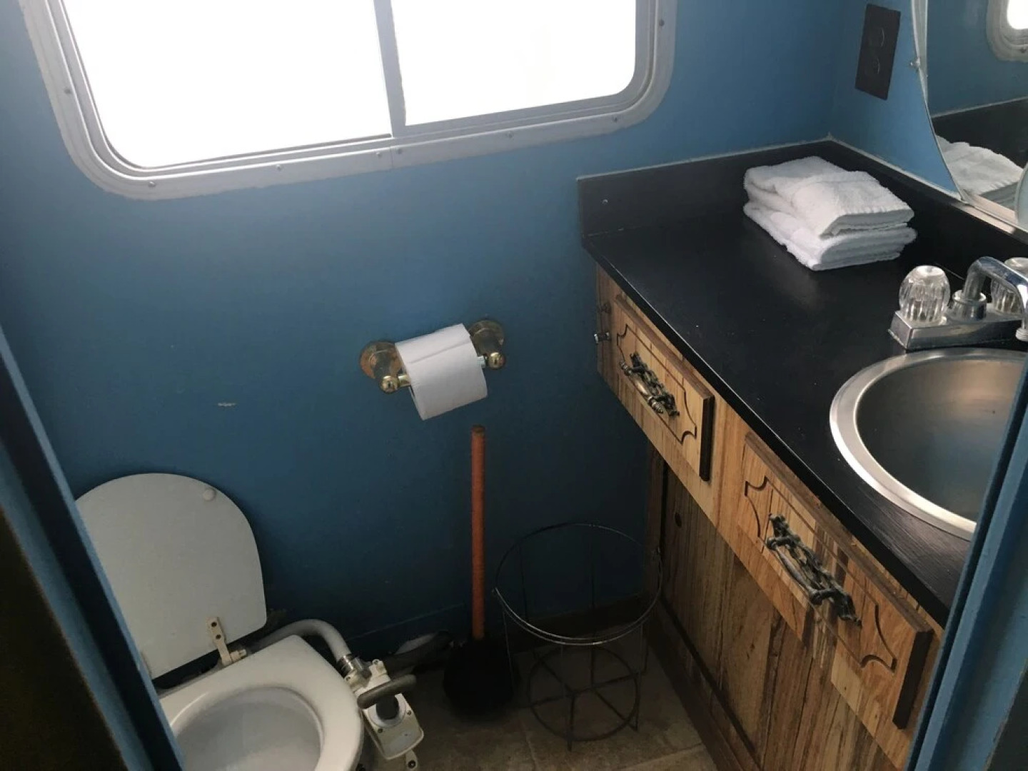 Smuggler's Cove Resort and Marina