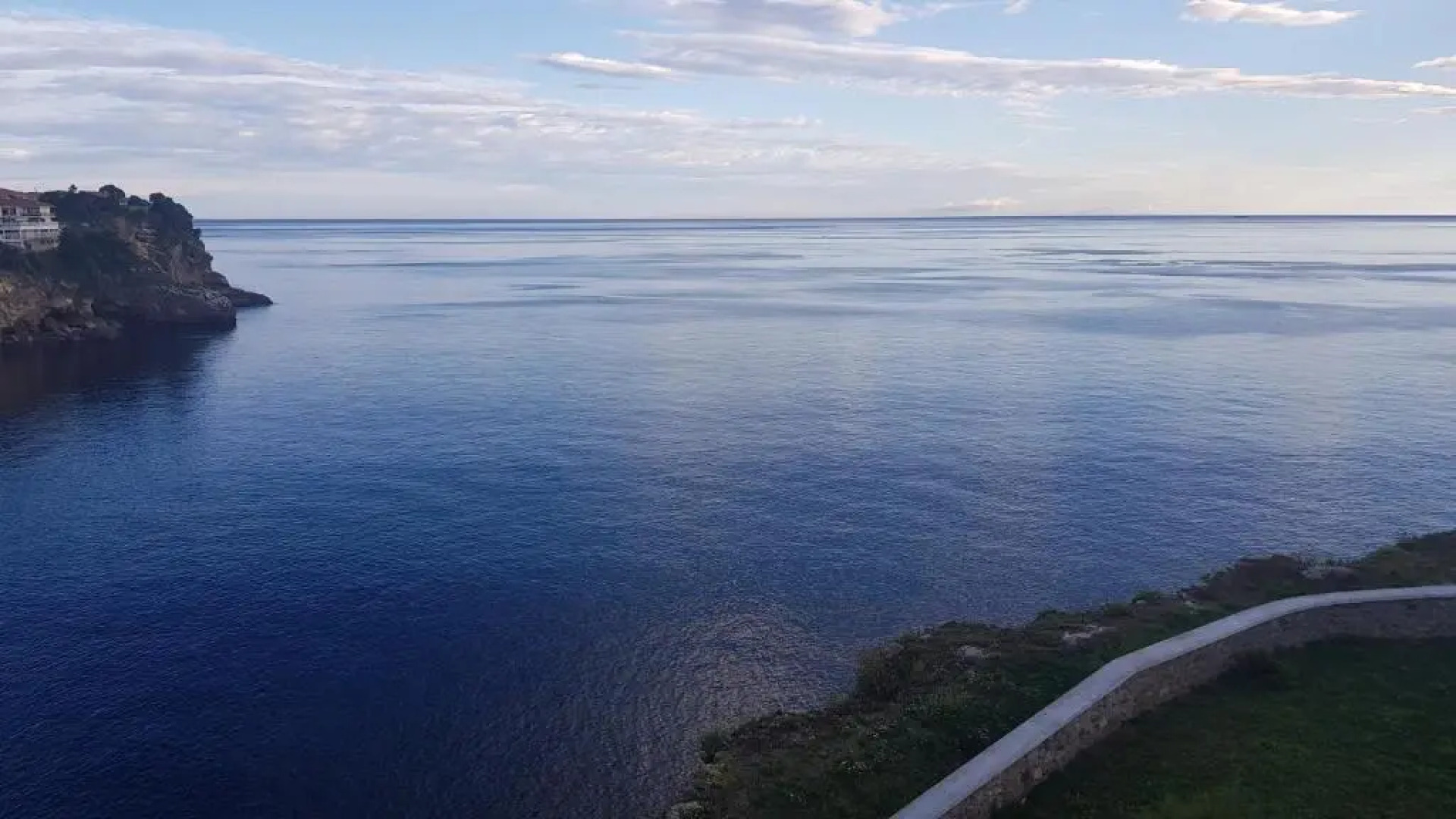 Sea Coast Lekeitio by HomeBilbao