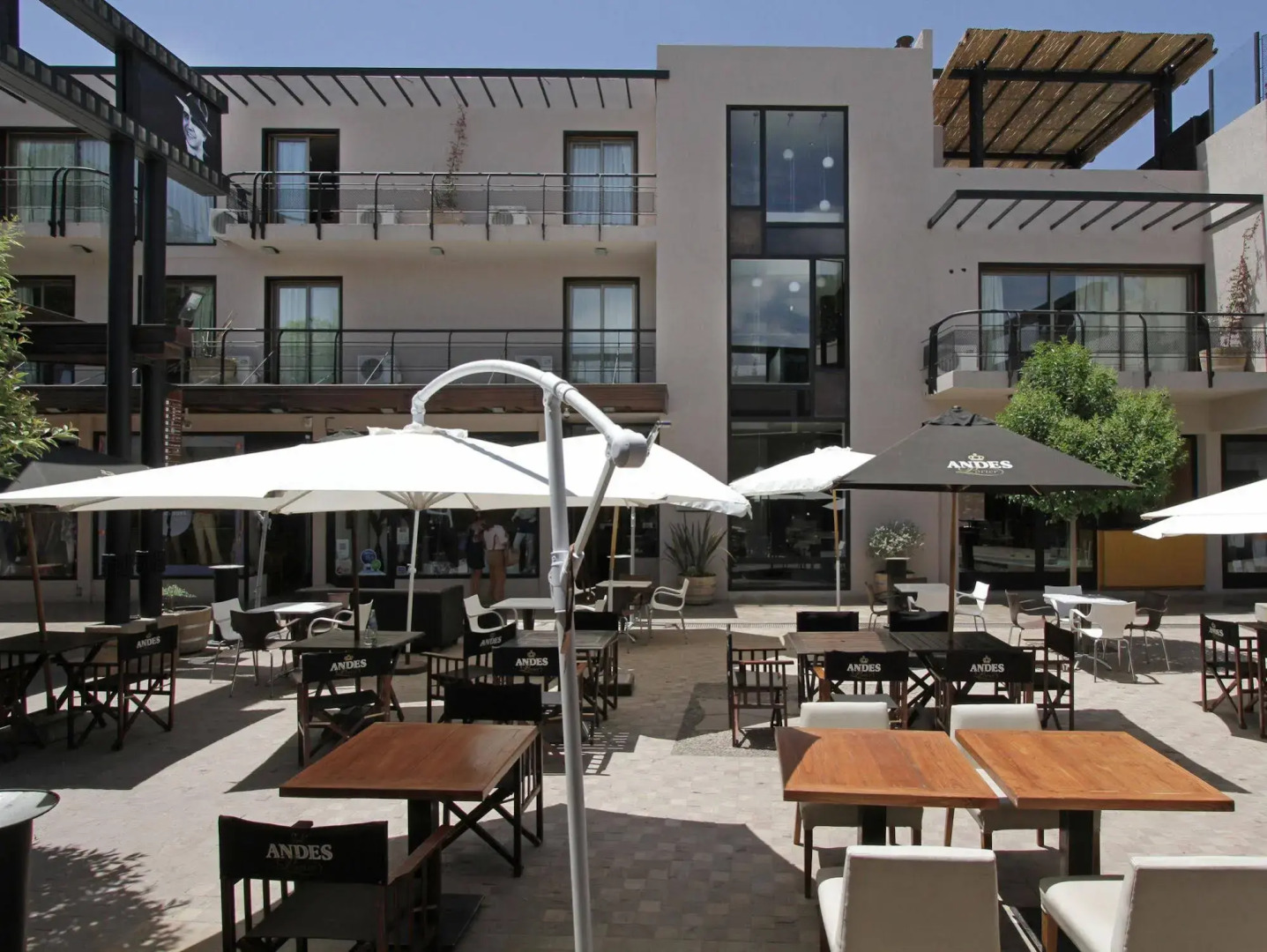 Plaza Paradiso Petit Hotel