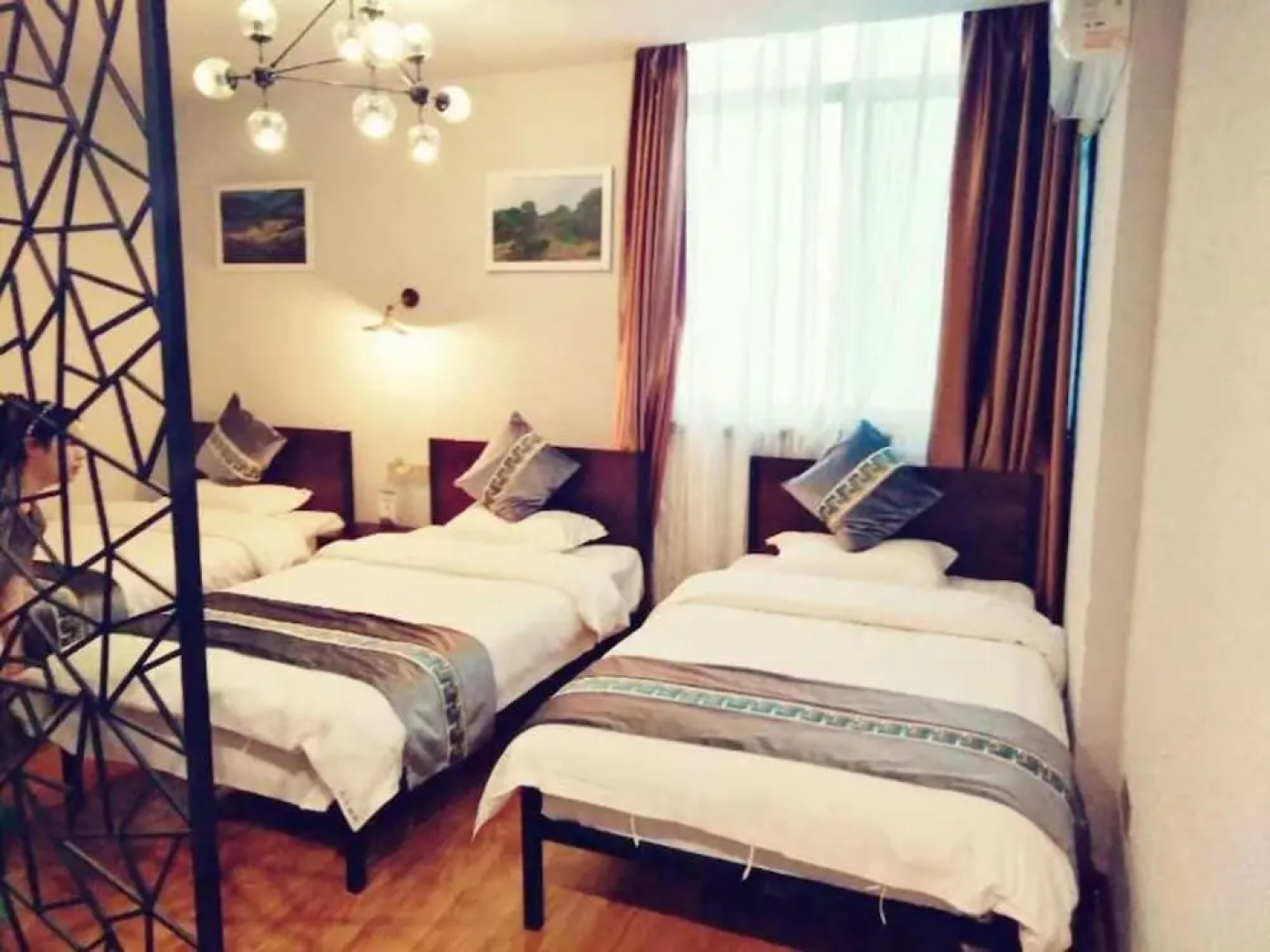 Zhangjiajie Xinjian Inn