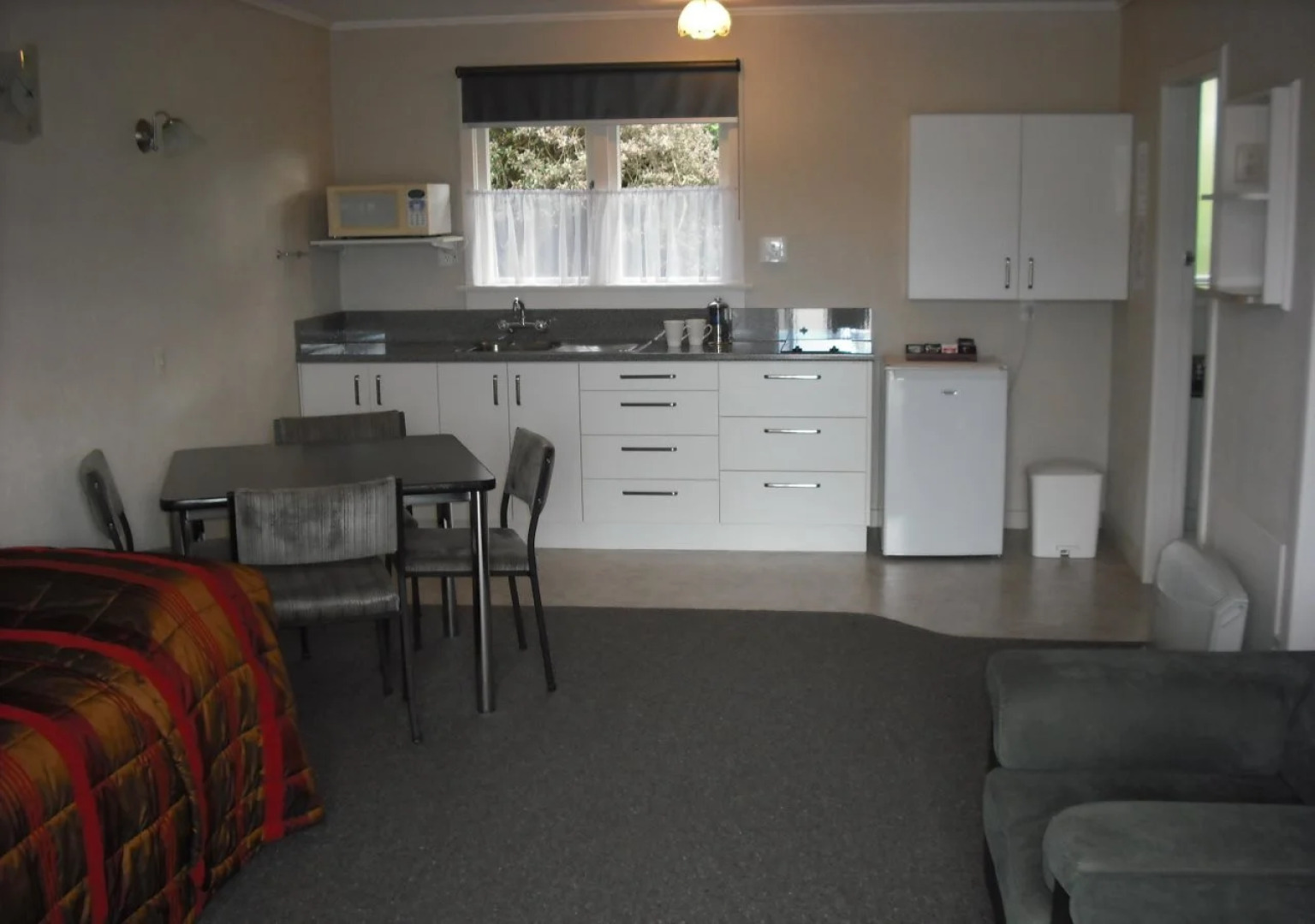 554 Moana Court Motel