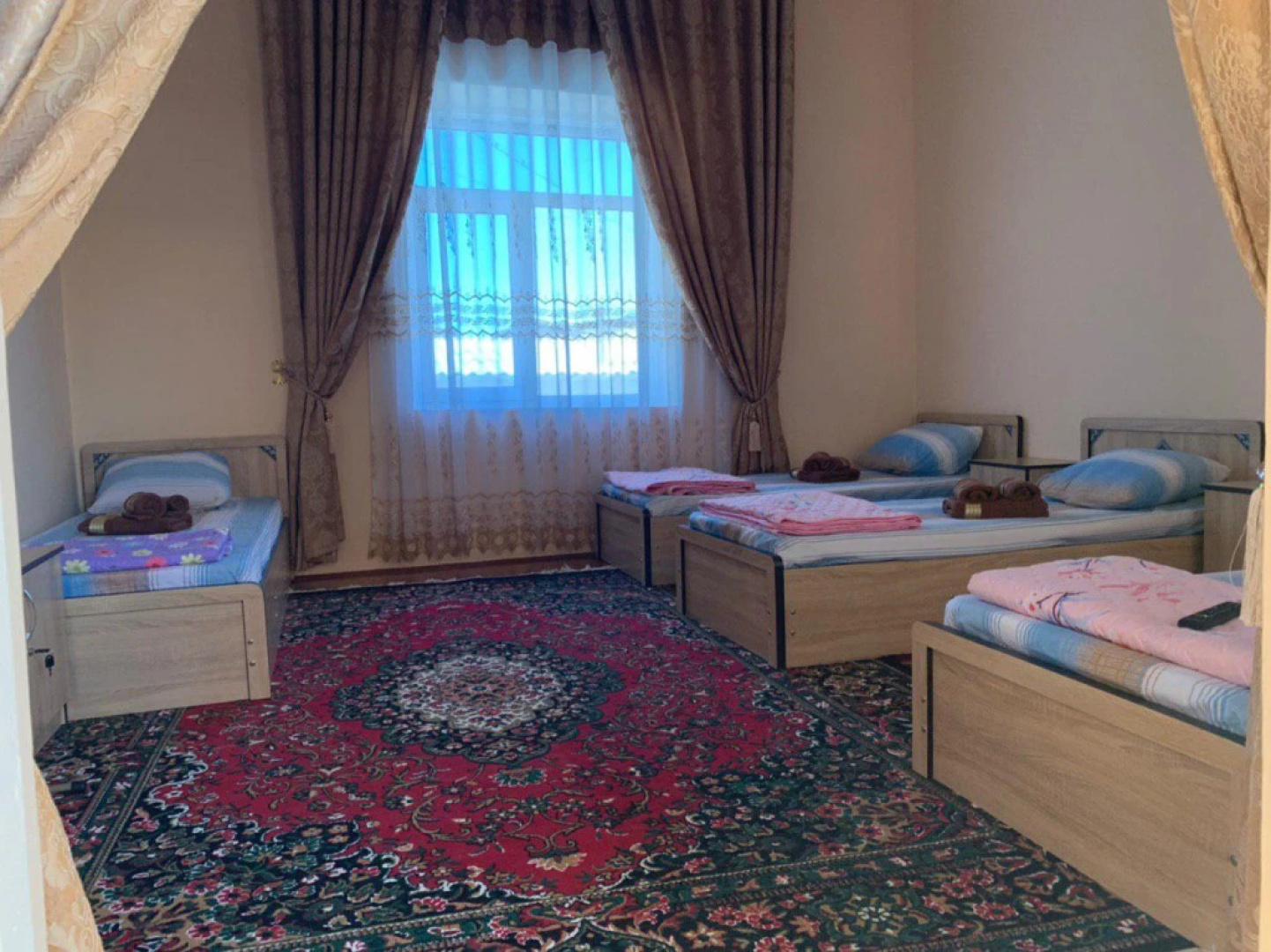 Zuxro Guesthouse