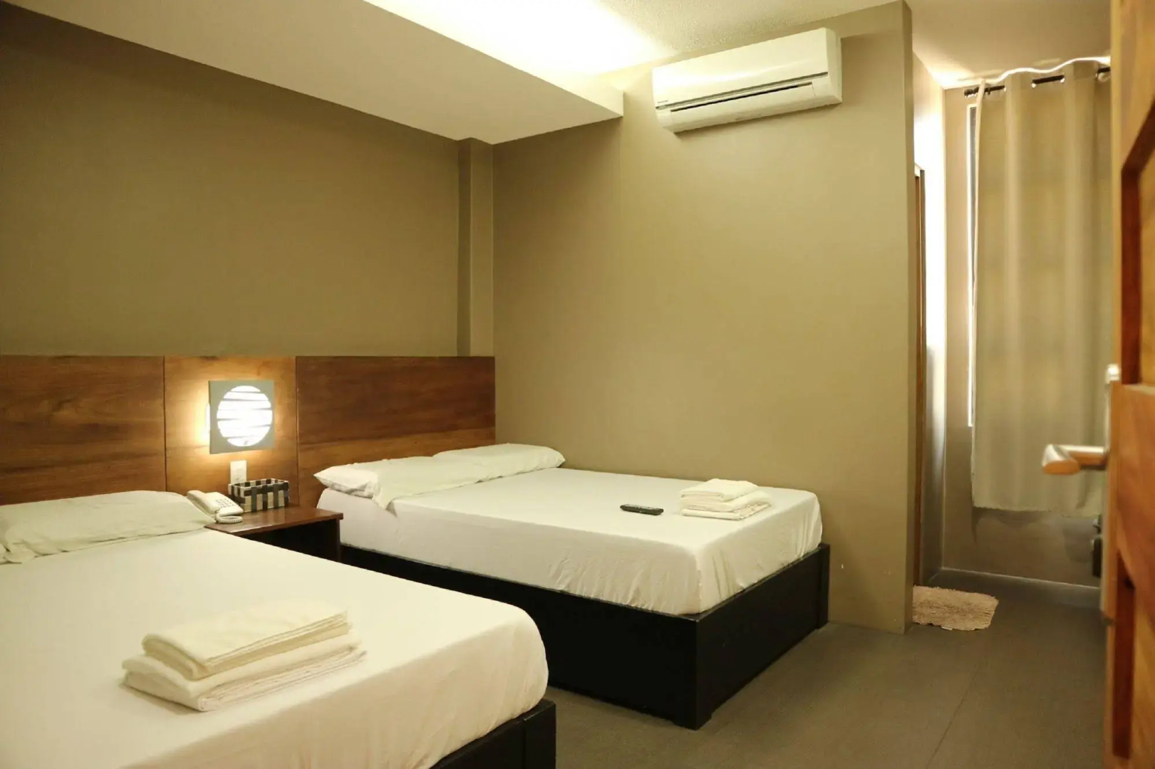 West Gate Hotel