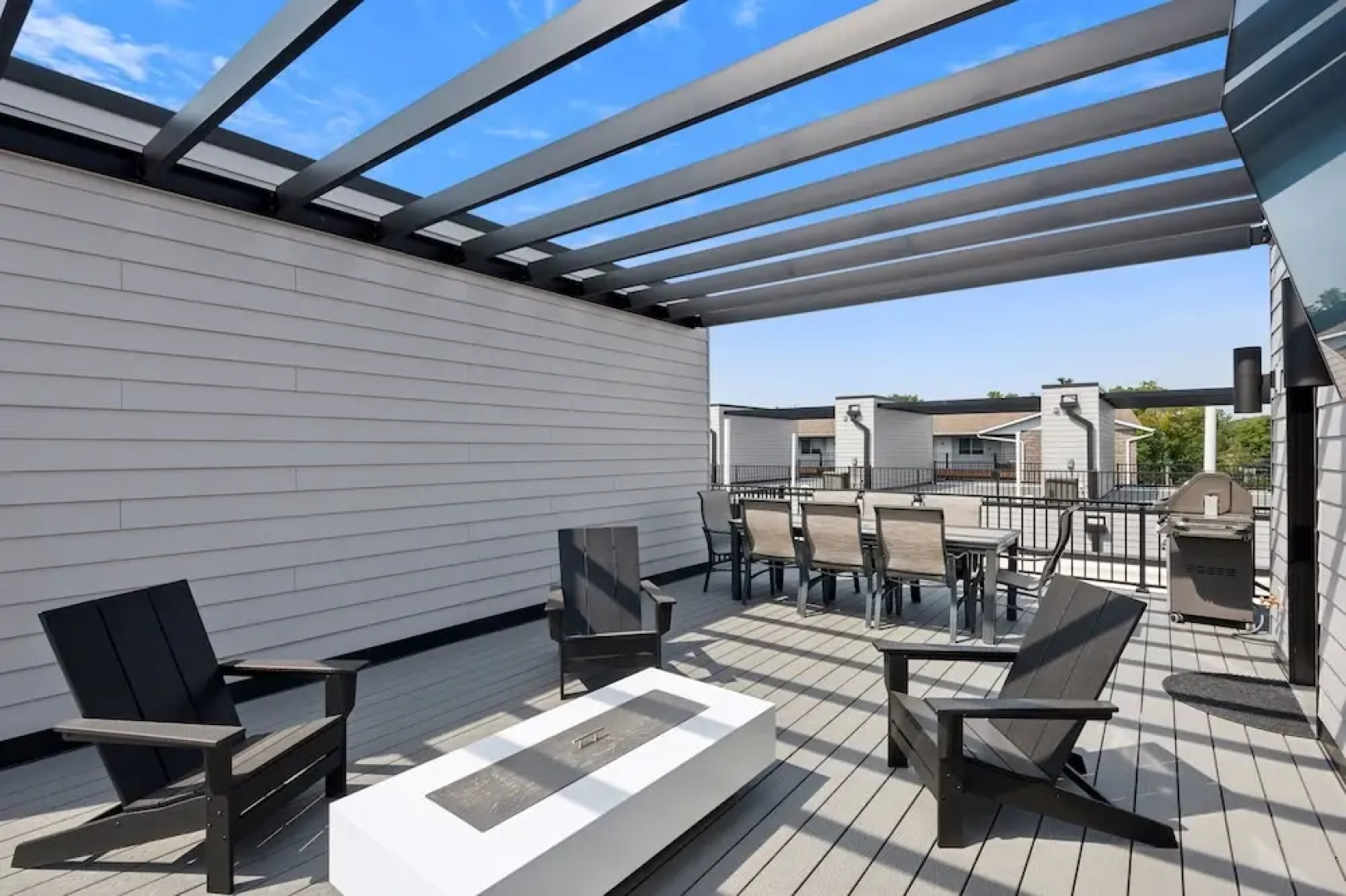 New Modern Townhome With Rooftop Patio 2 Bedroom Townhouse by RedAwning