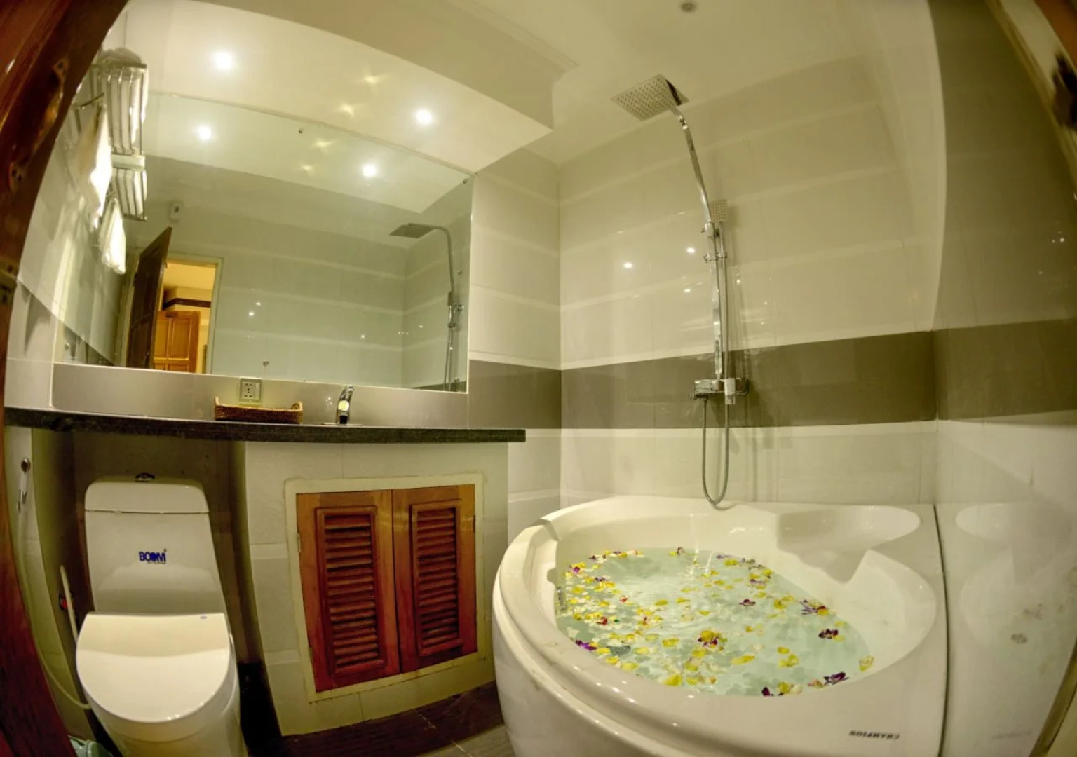 Shwe Taung Tan Hotel Lake View