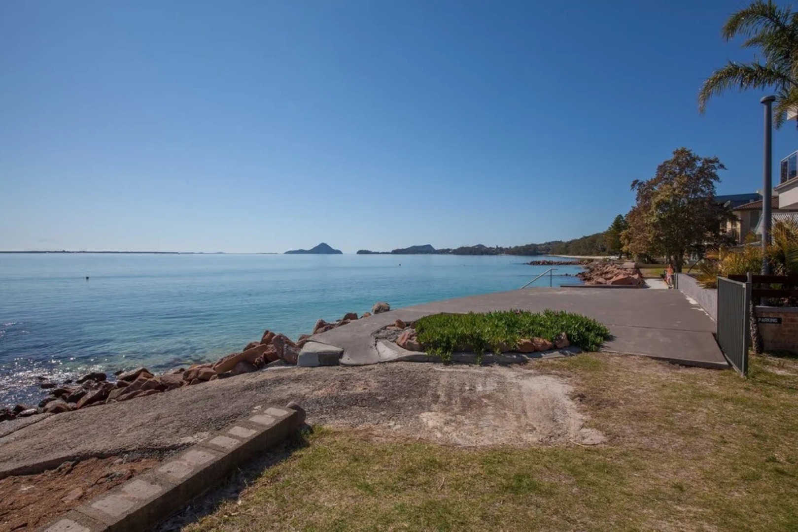 Sandy Point Road 3/38, Yacaaba