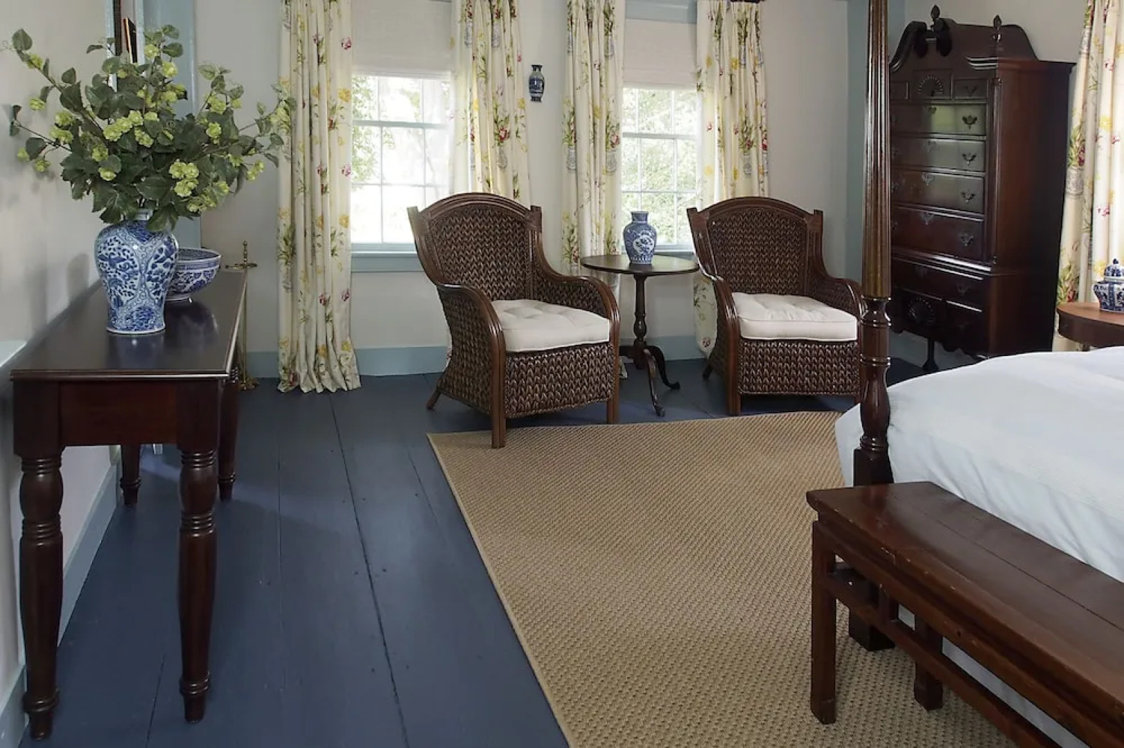 The Deacon & James Pharmacy B&B