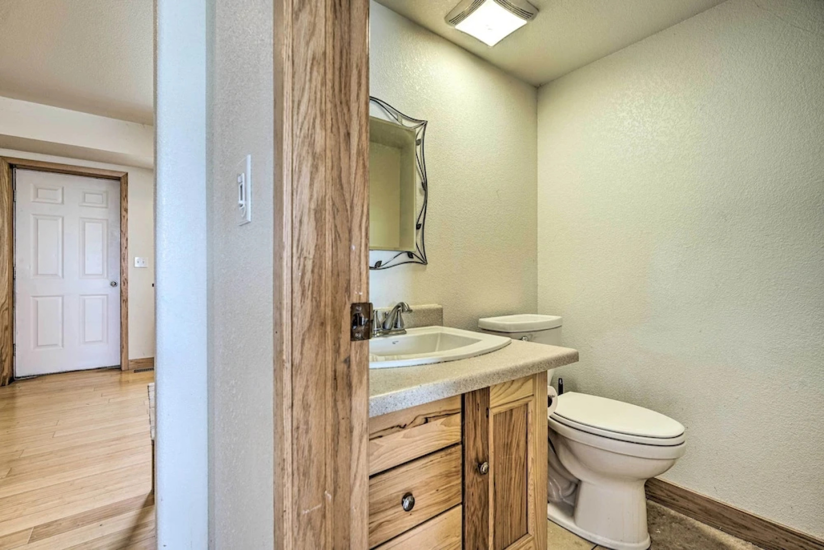 Lakefront Country Home w/ Waterslide & Trampoline!