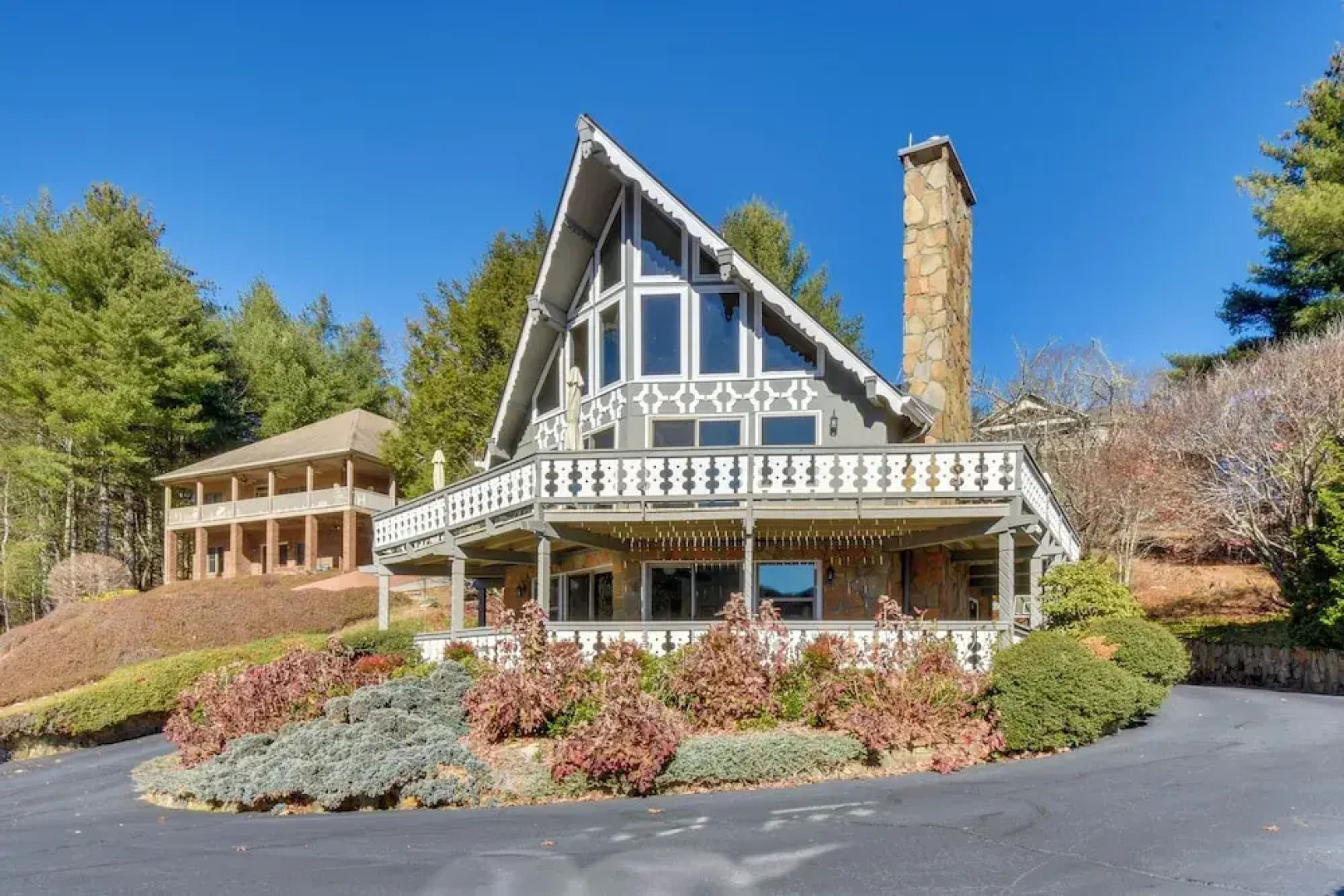 Picturesque Sky Haus Sanctuary w/ Mountain Views