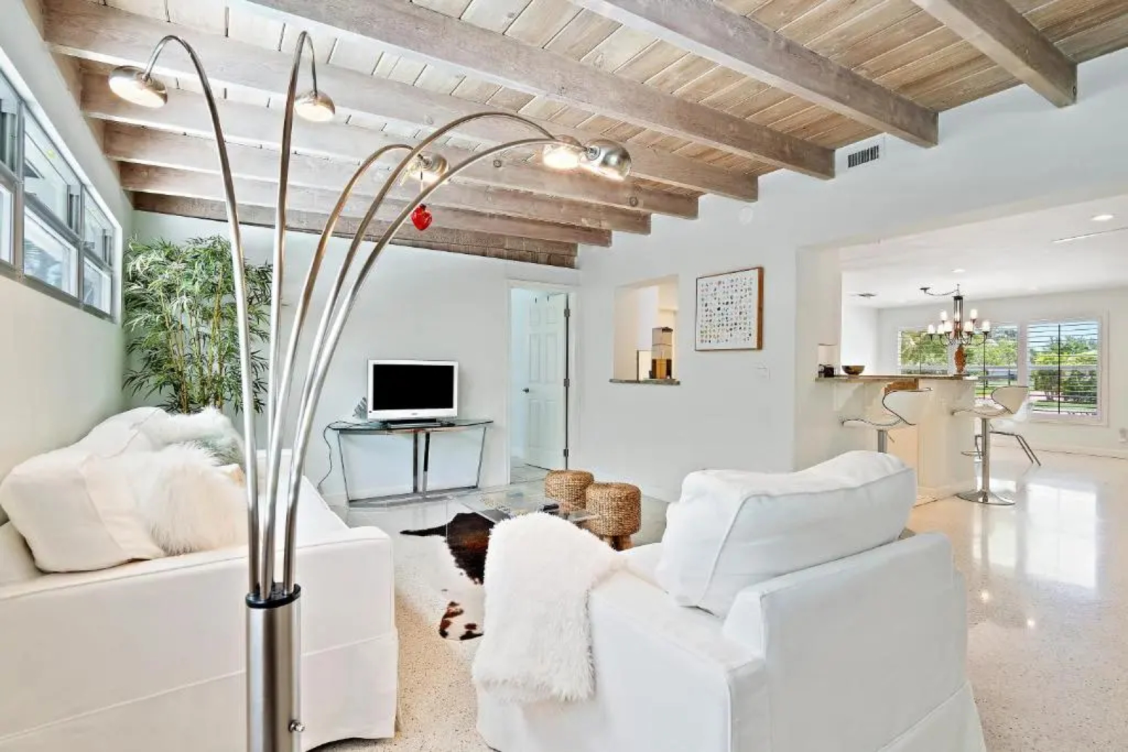 Walk 2 Beach 'Salt & Sea Sanctuary' Private Heated Pool