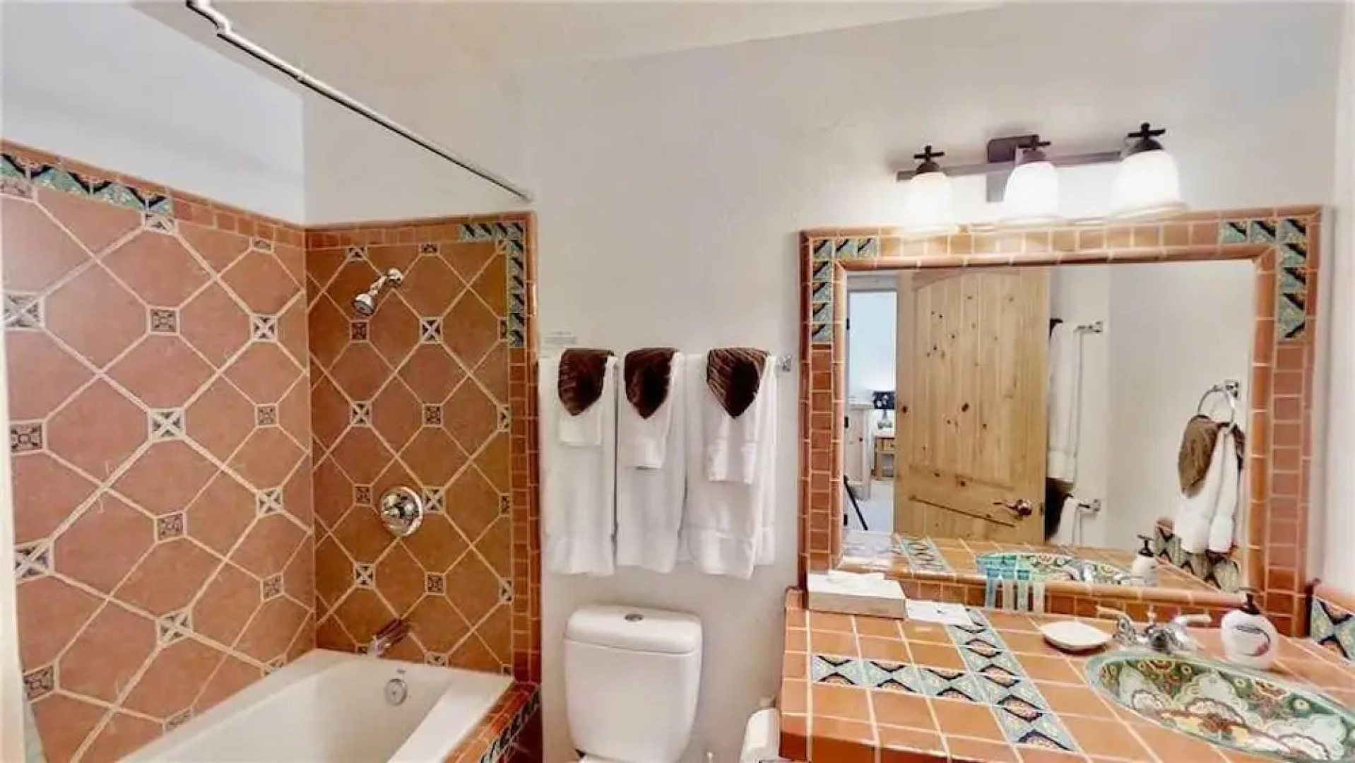 Pack Creek Orchard House by RedAwning