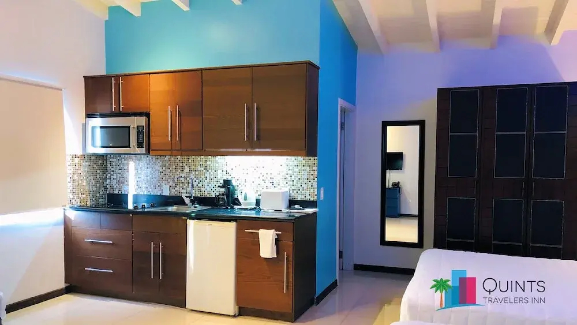 Quint's Travelers Inn