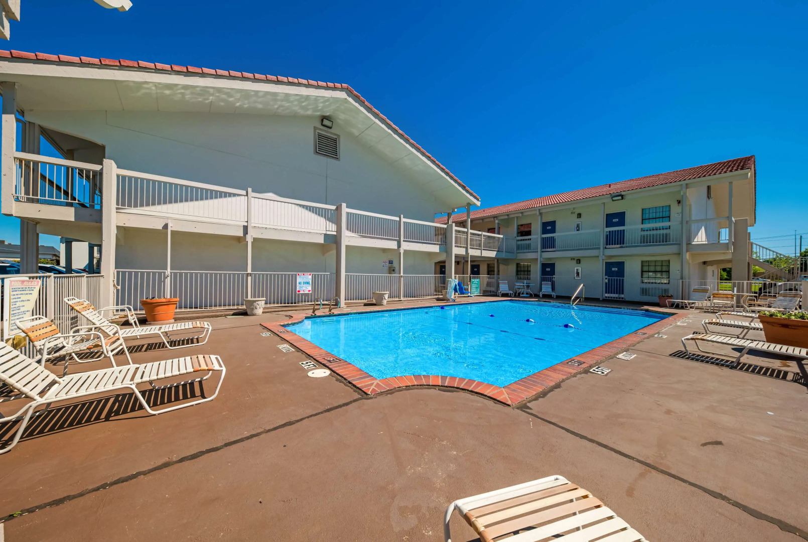 Motel 6 Dallas, TX - Farmers Branch