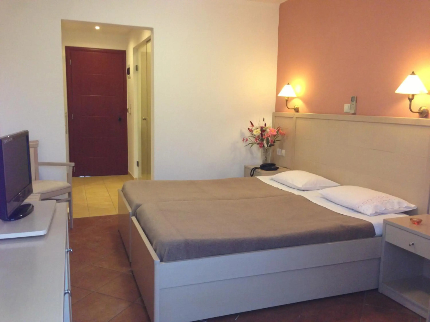 Three Stars Beach Hotel