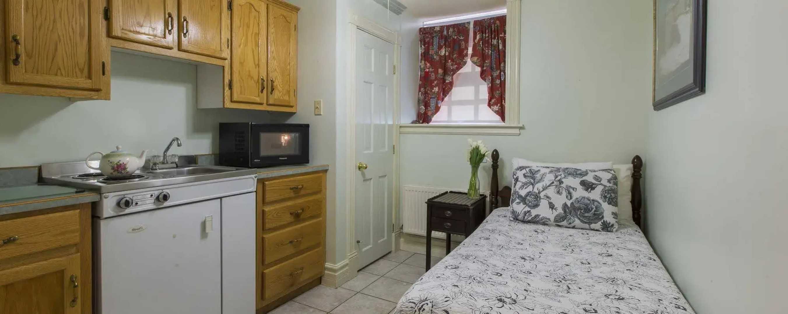 Chipman Hill Suites - Senator Dever House